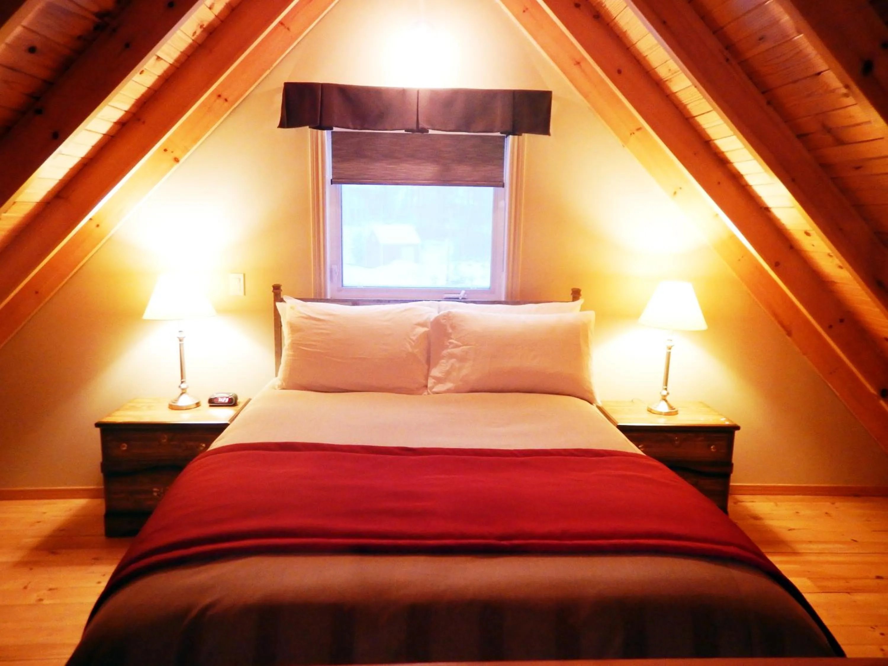 Deluxe Loft Suite - single occupancy in Auberge Aux Quatre Matins