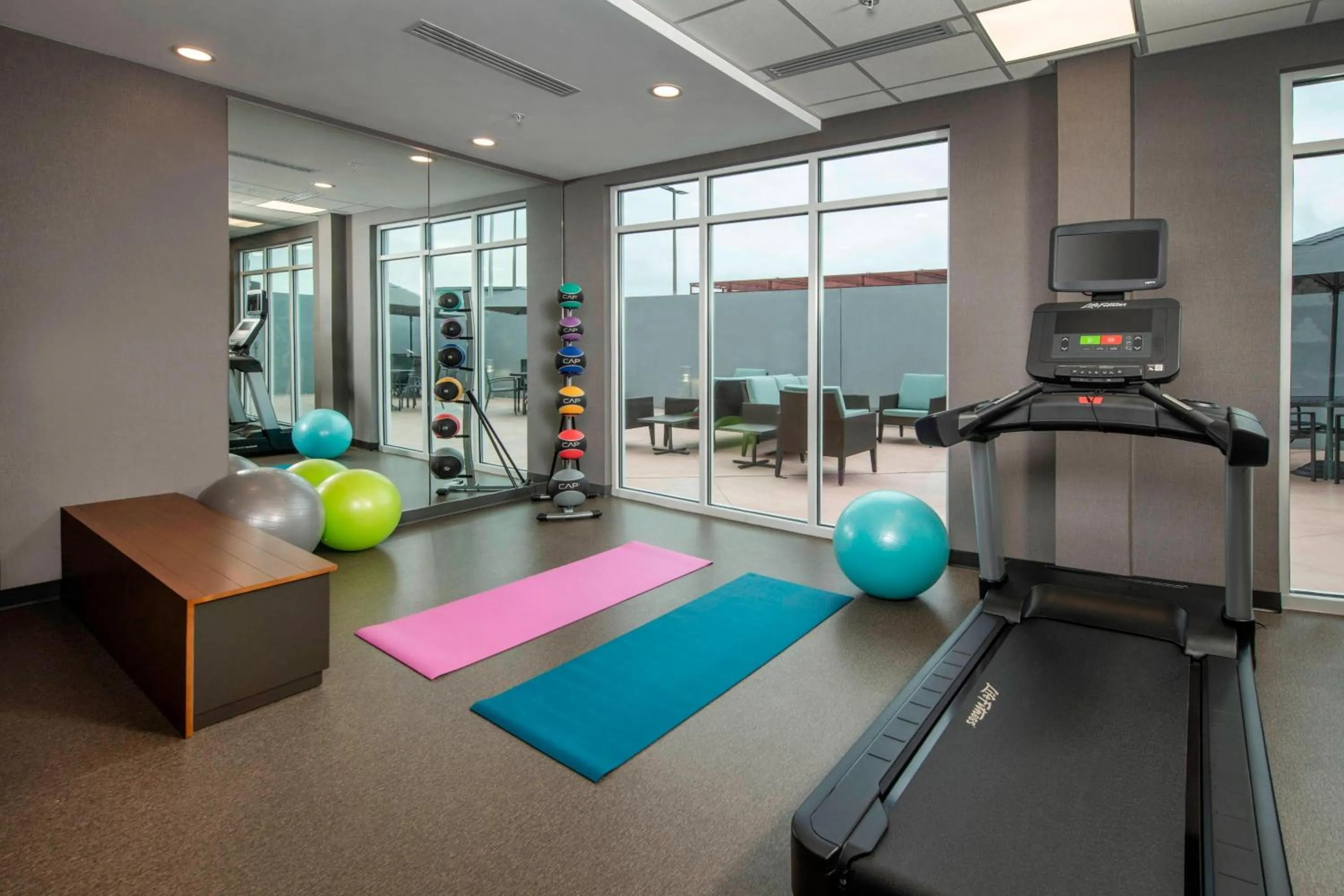 Fitness centre/facilities in Fairfield Inn & Suites by Marriott Harrisburg International Airport