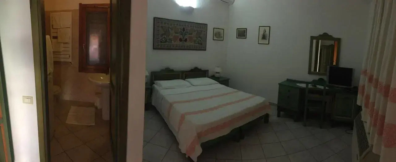 Double Room in Sant Efisio Double Room in Sant Efisio