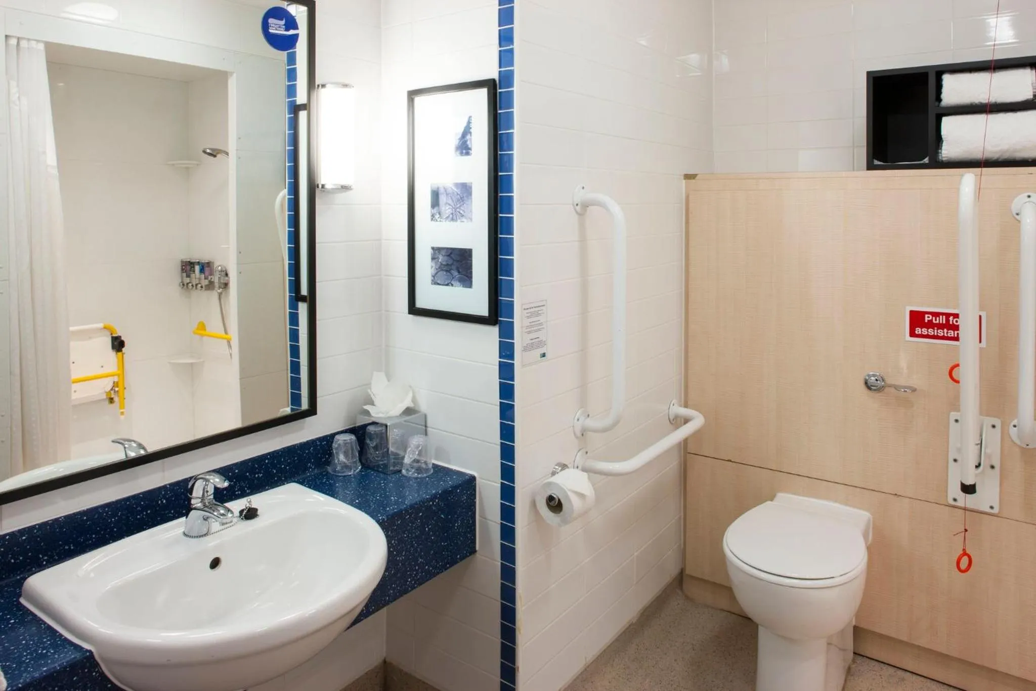 Photo of the whole room in Holiday Inn Express Shrewsbury by IHG