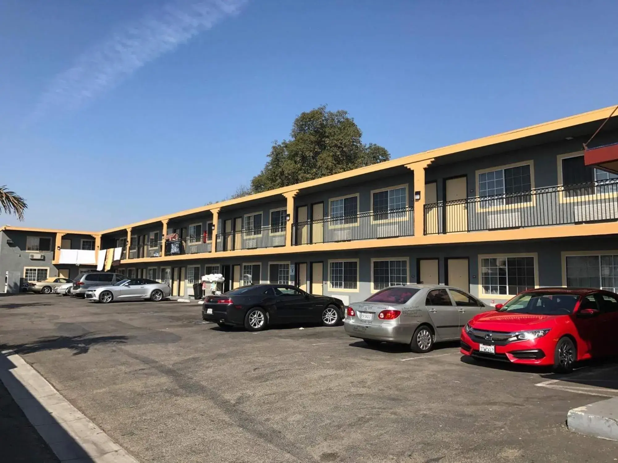 Facade/entrance in American Inn & Suites LAX Airport Facade/entrance in American Inn & Suites LAX Airport