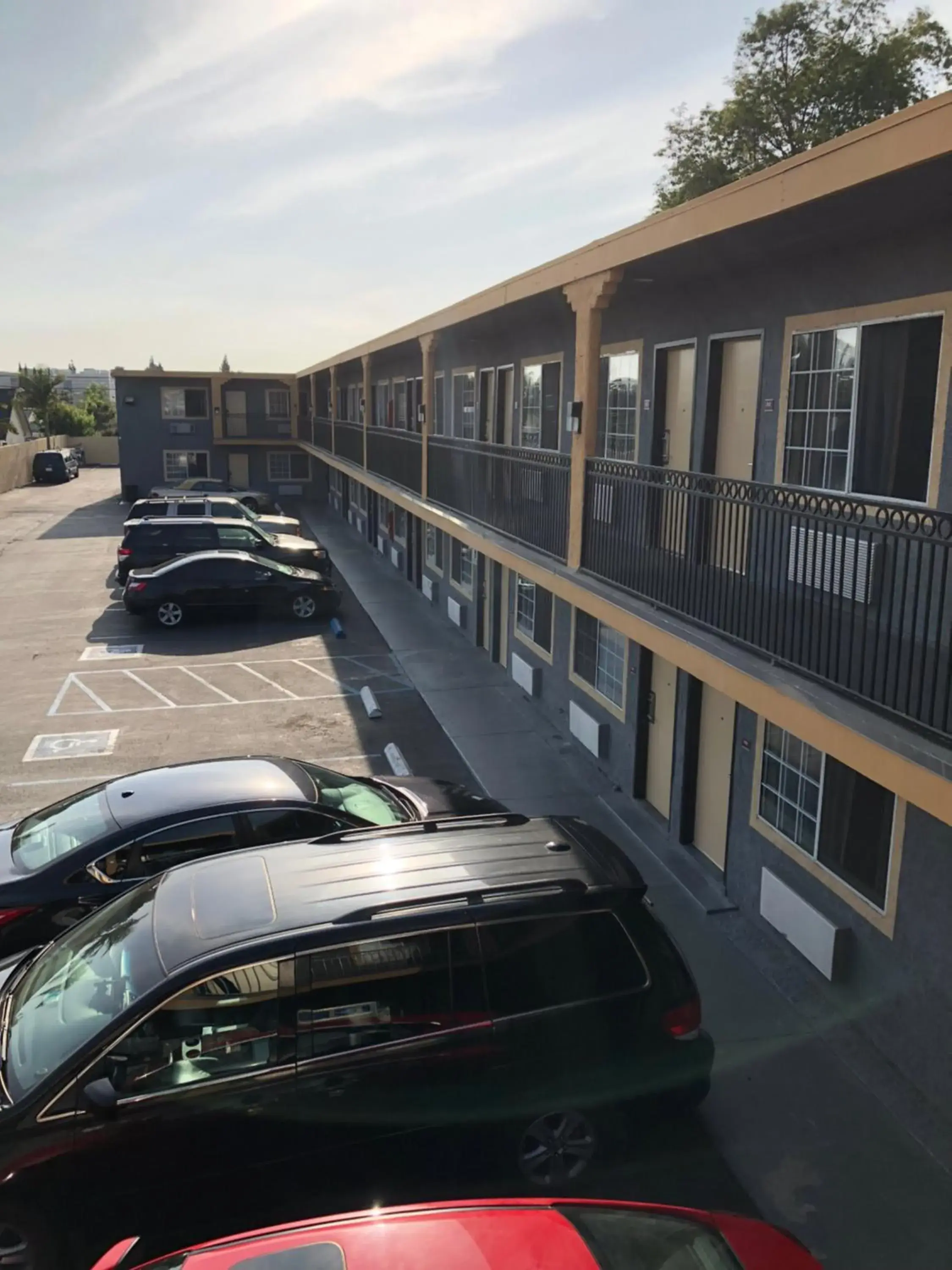 Property building in American Inn & Suites LAX Airport Property building in American Inn & Suites LAX Airport