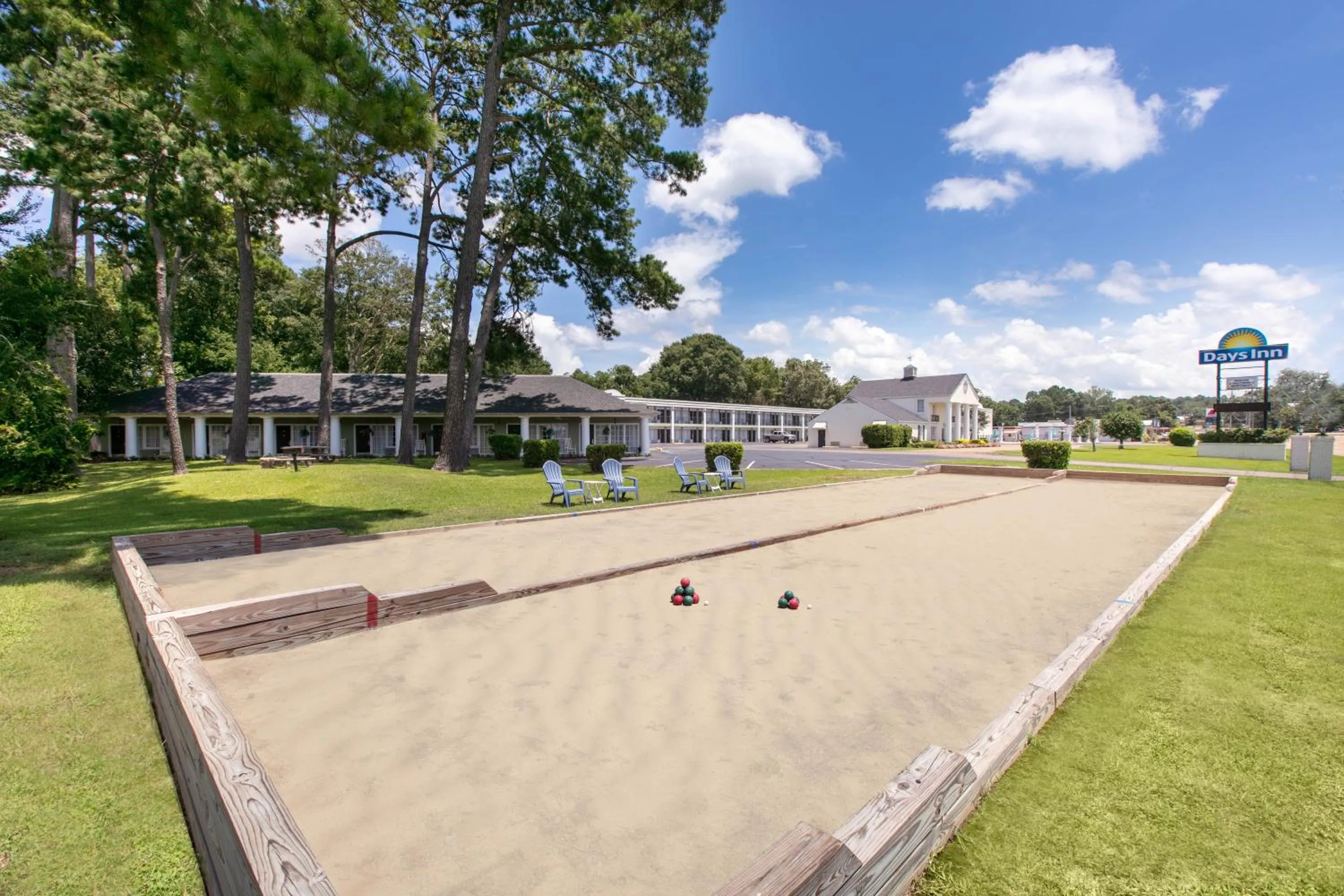 Property building in Days Inn by Wyndham Natchez