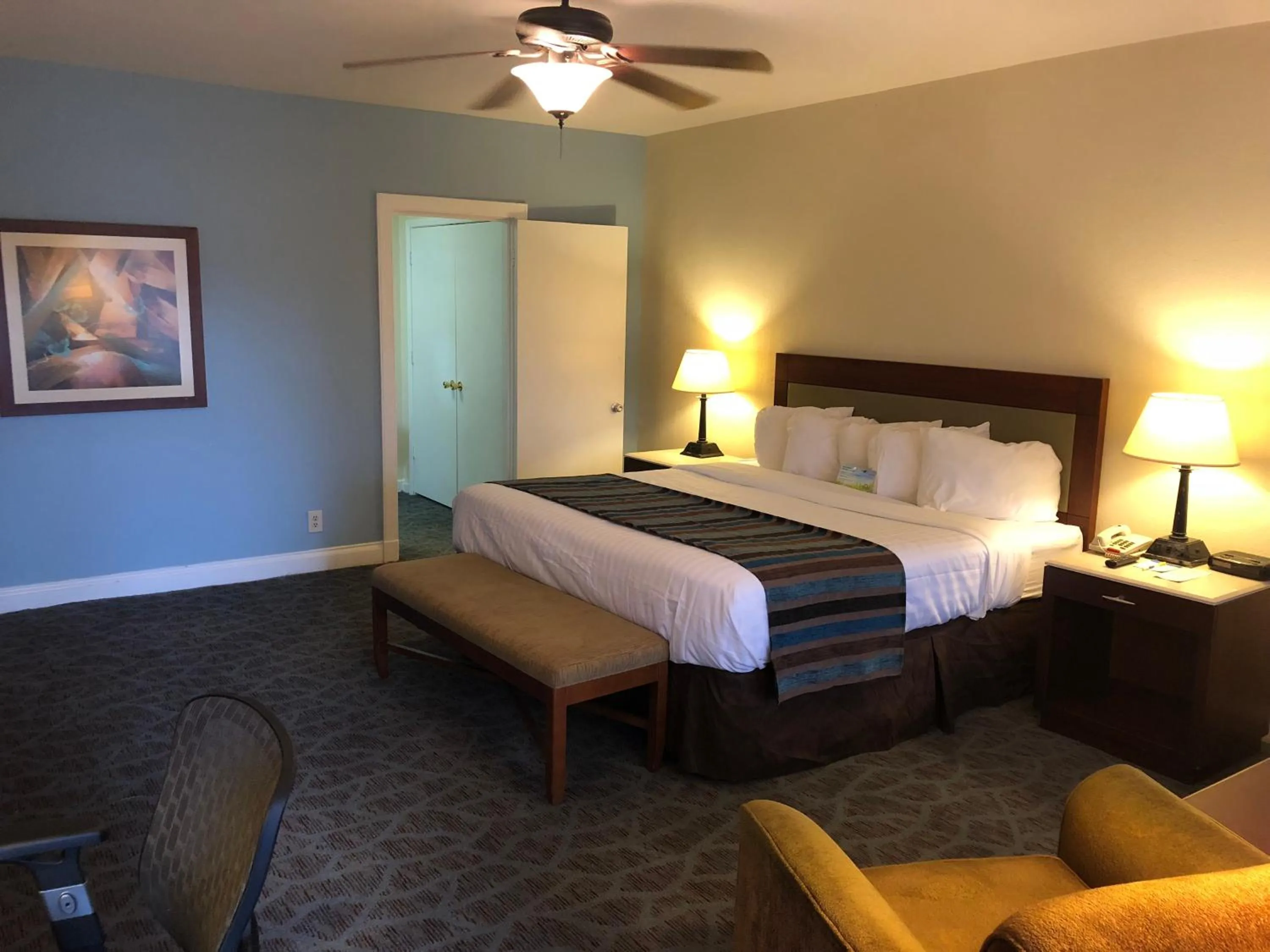 Photo of the whole room, Bed in Days Inn by Wyndham Natchez