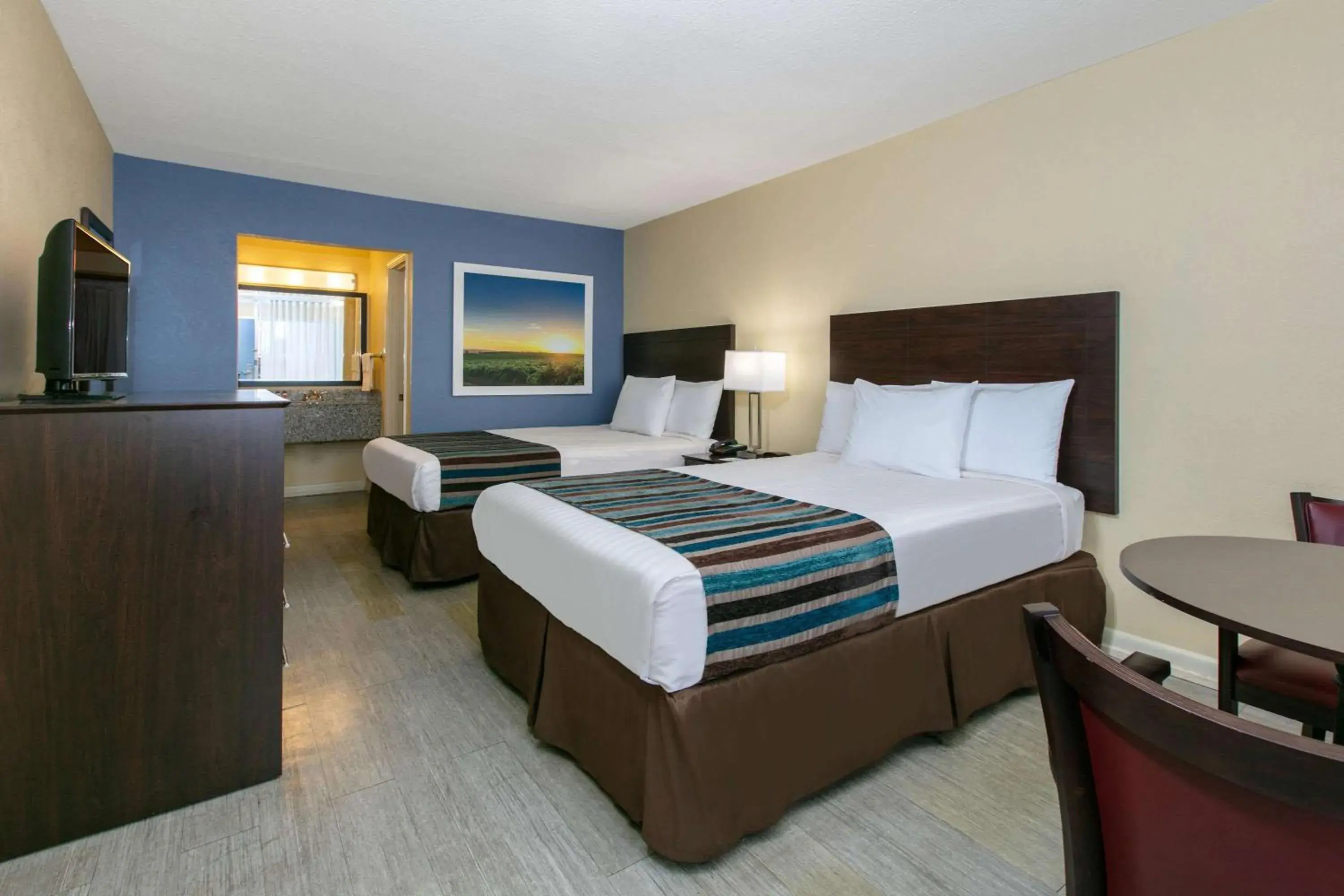 Photo of the whole room, Bed in Days Inn by Wyndham Natchez Photo of the whole room, Bed in Days Inn by Wyndham Natchez