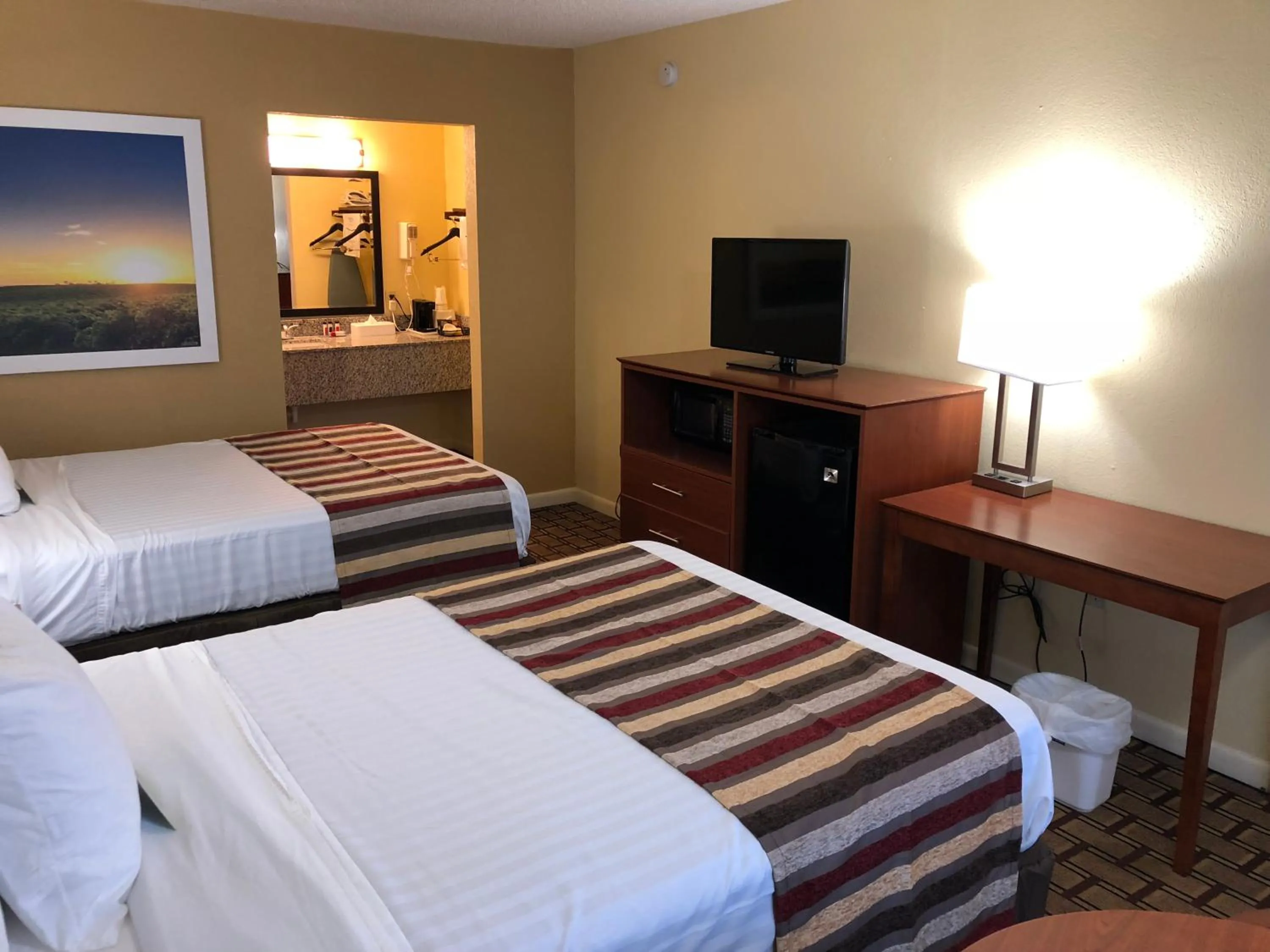 Bed in Days Inn by Wyndham Natchez