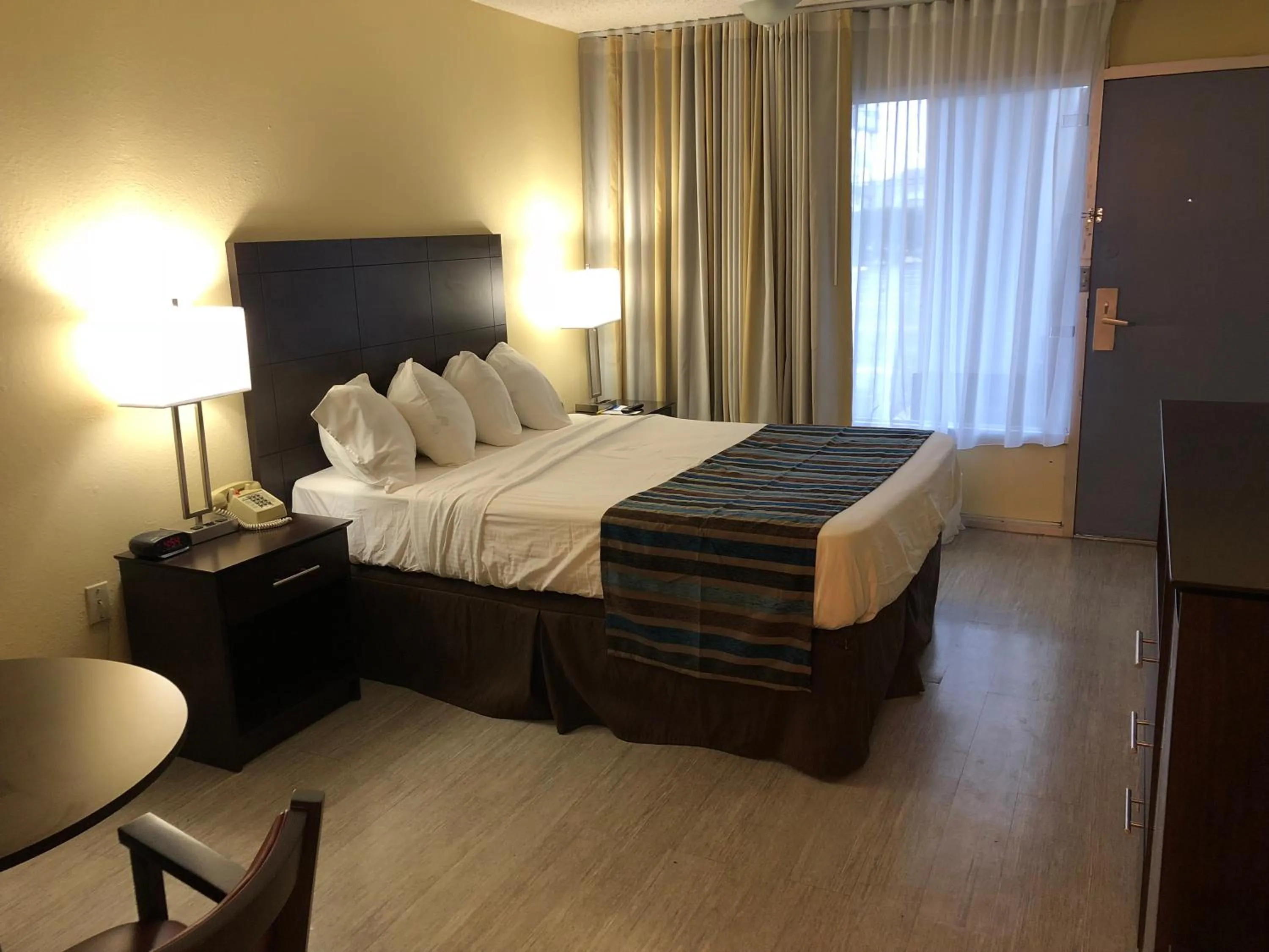 Bed in Days Inn by Wyndham Natchez