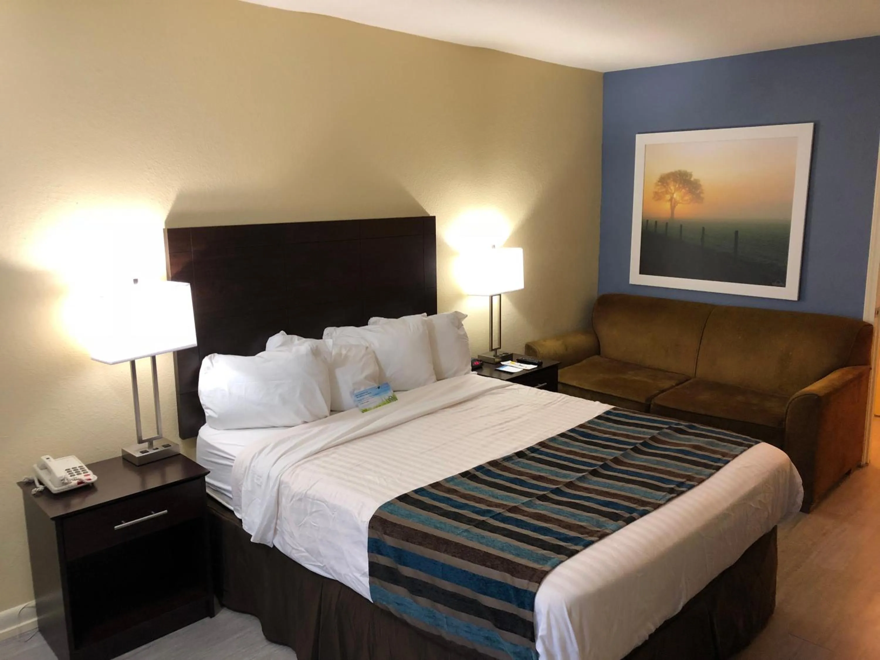 Bed in Days Inn by Wyndham Natchez