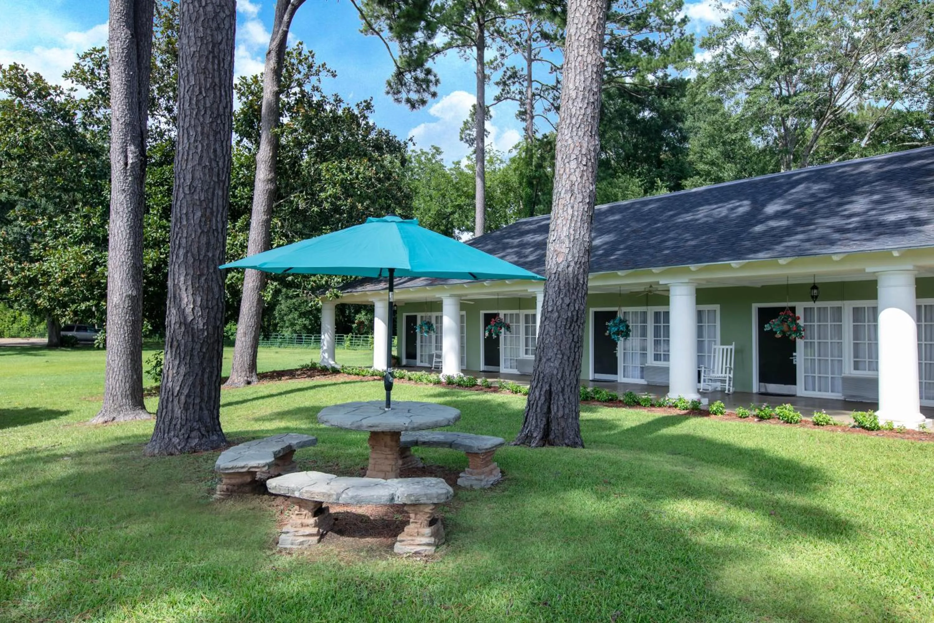 Property building in Days Inn by Wyndham Natchez