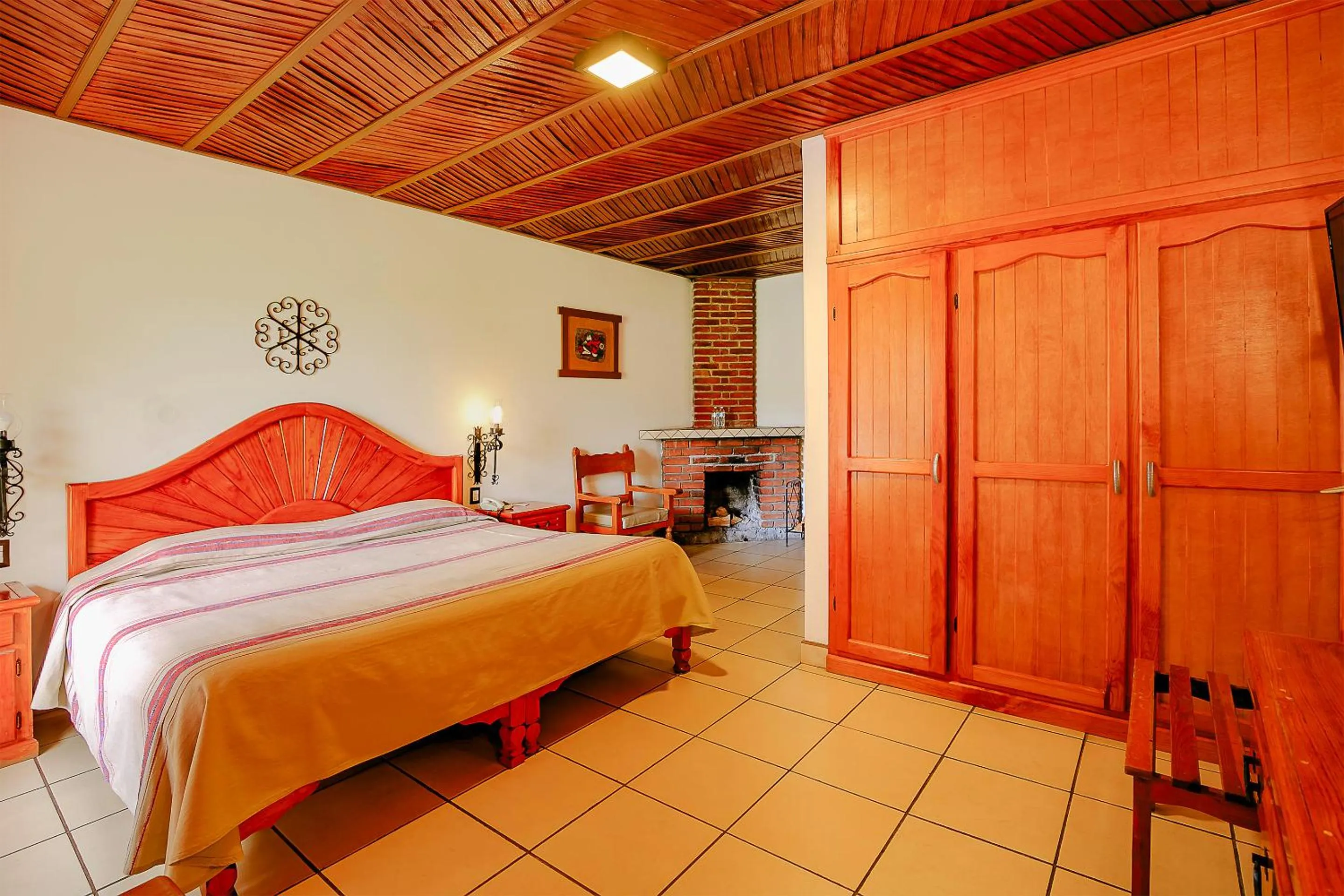 Bed in Hotel Pie de la Sierra