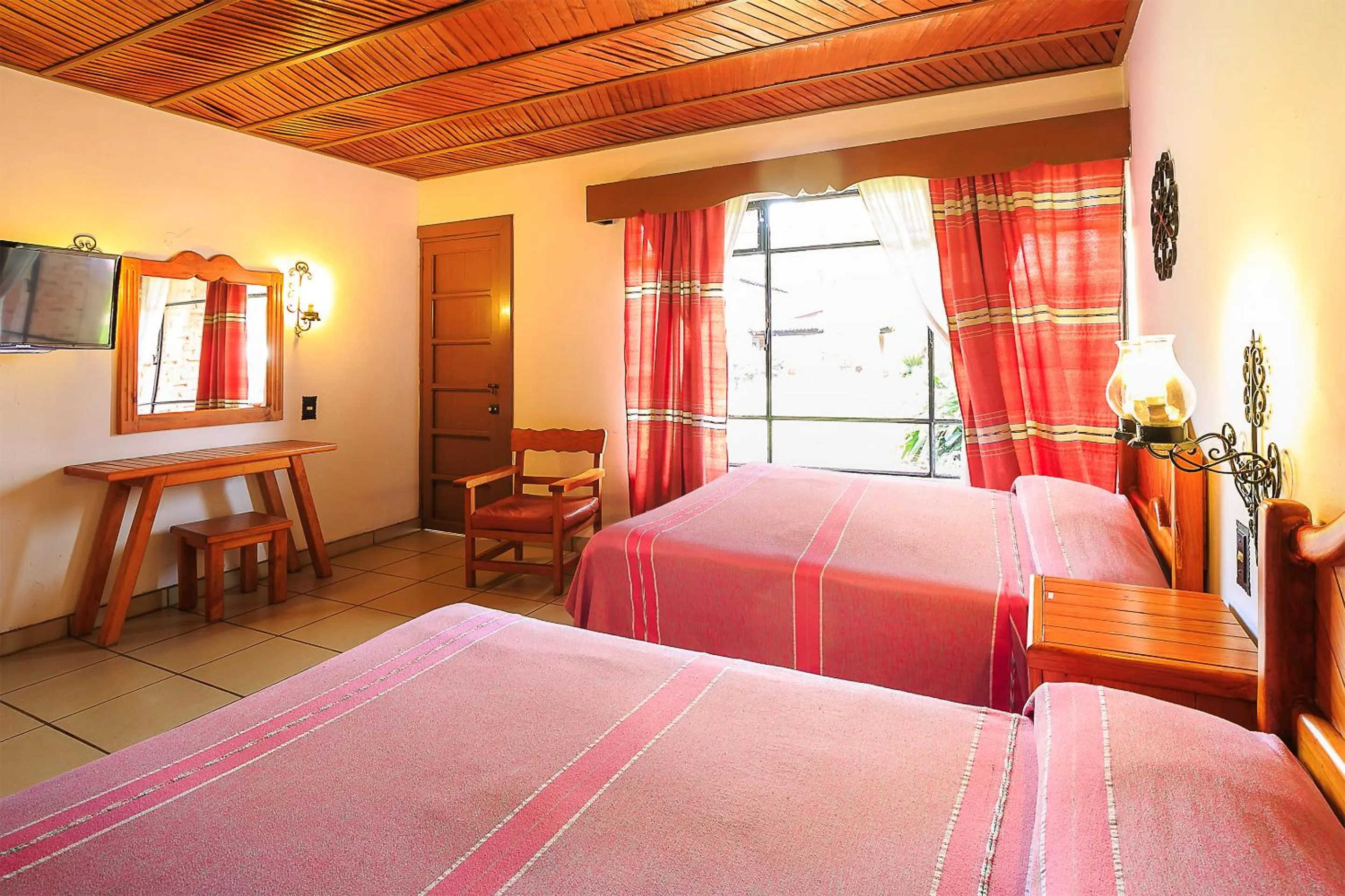 Bed in Hotel Pie de la Sierra