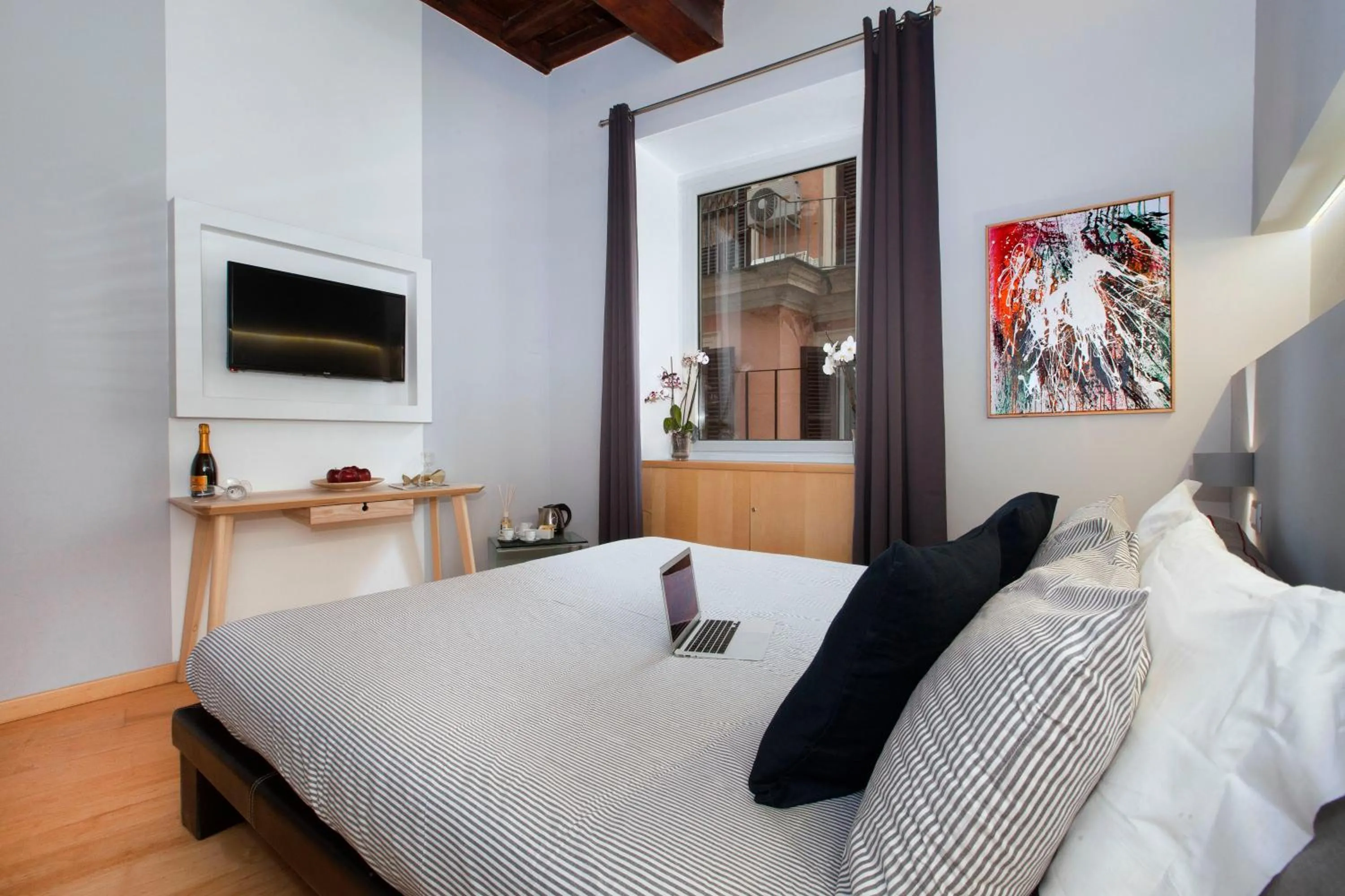 Bed in Delle Grotte Apartment