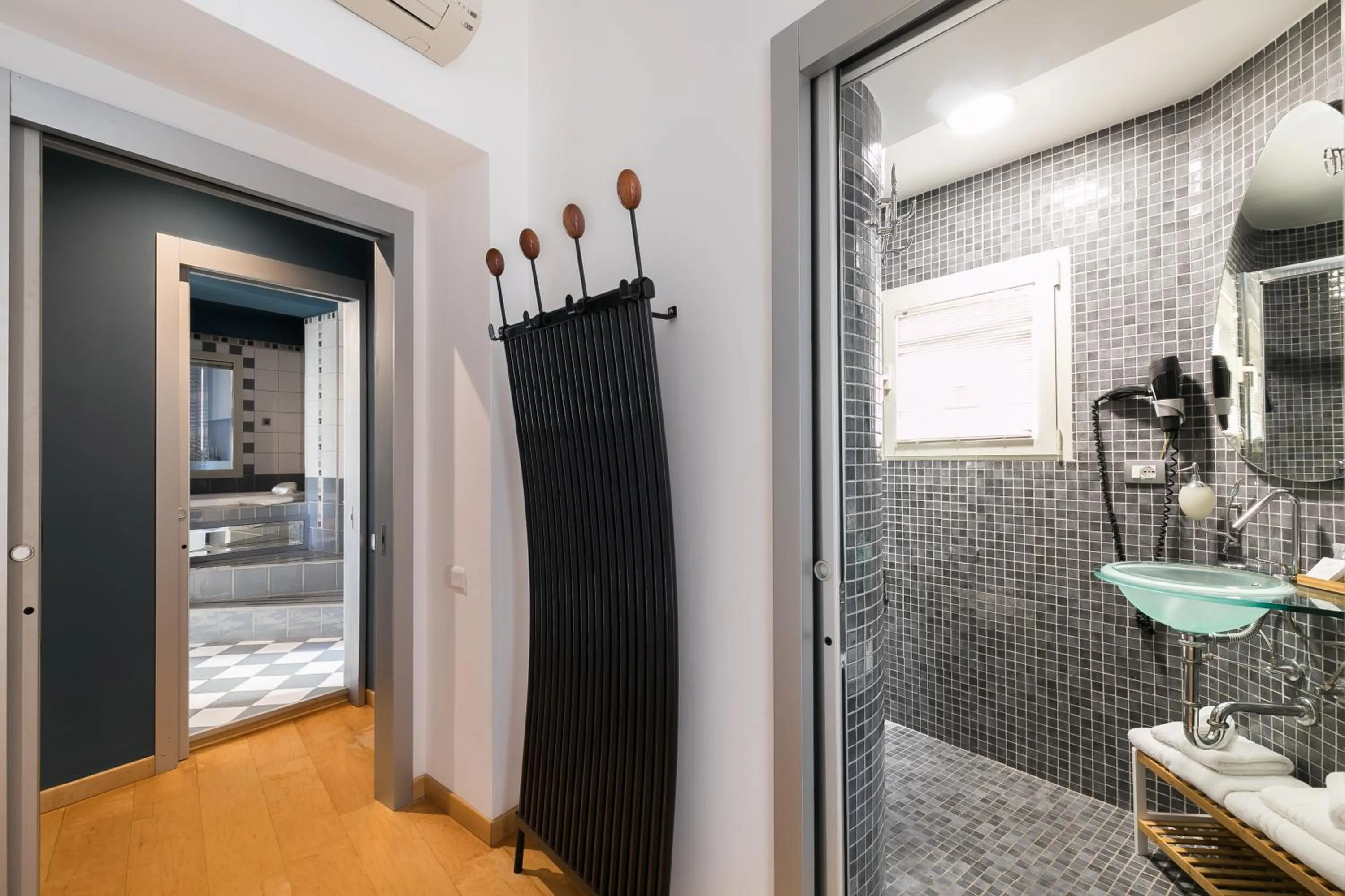 Bathroom in Delle Grotte Apartment