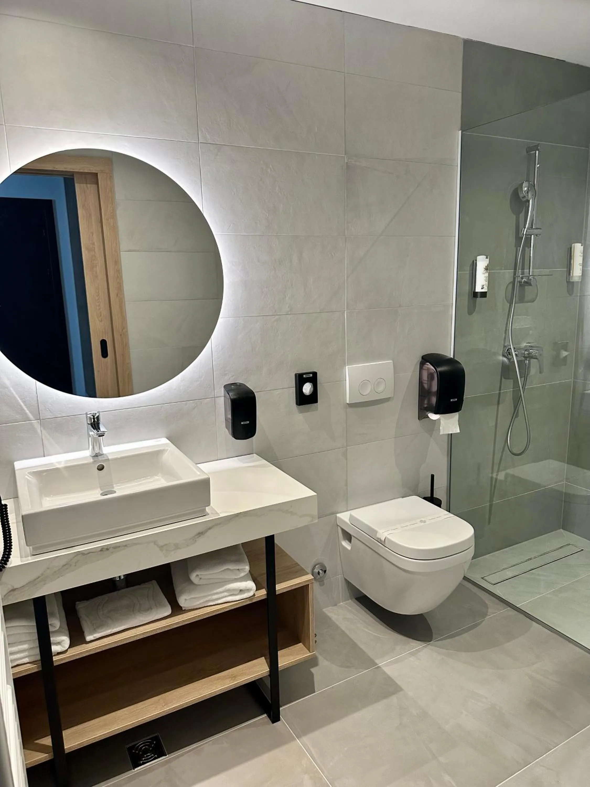 Bathroom in Hotel Diplomat