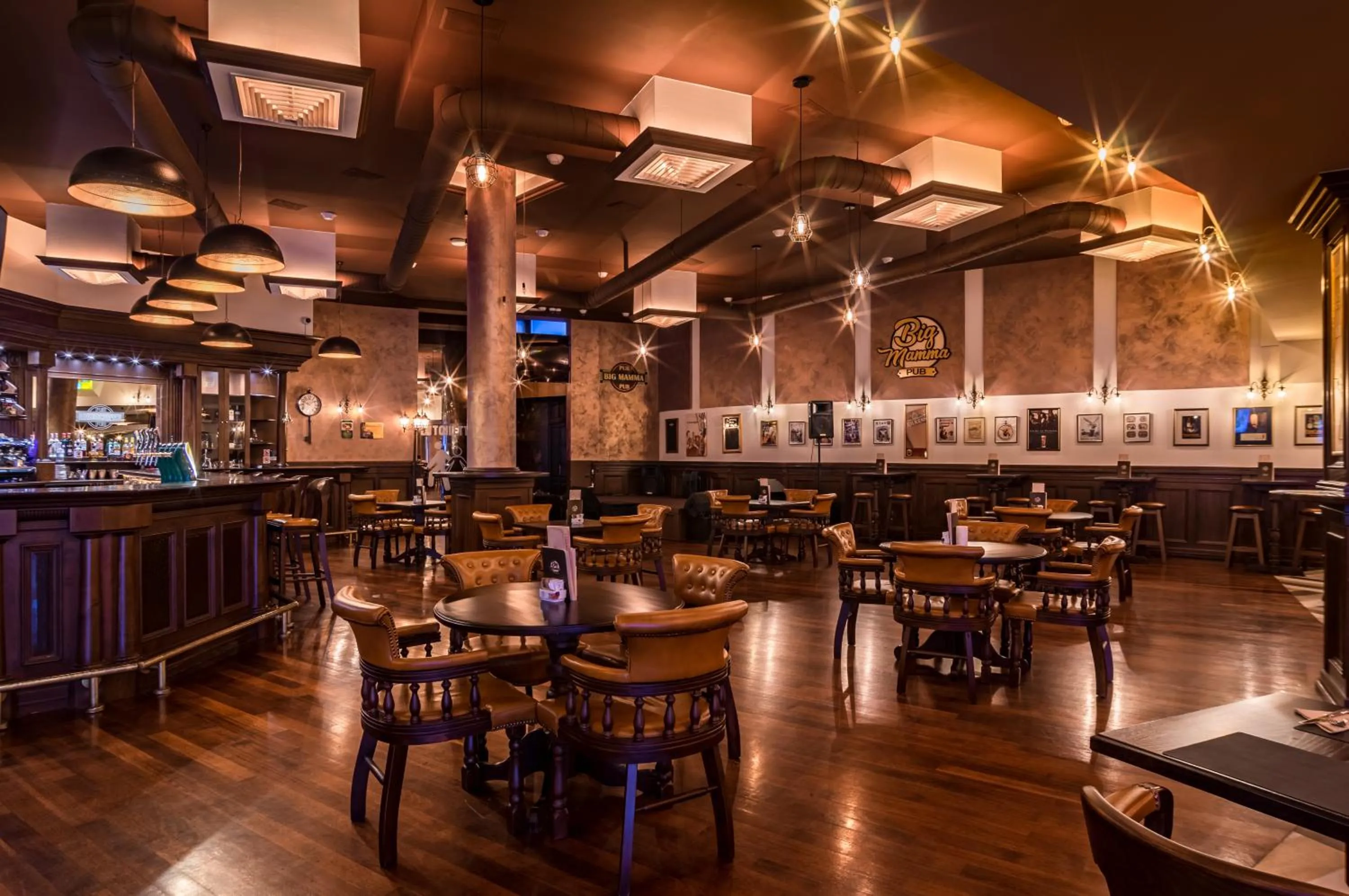 Restaurant/places to eat in Hotel Diplomat