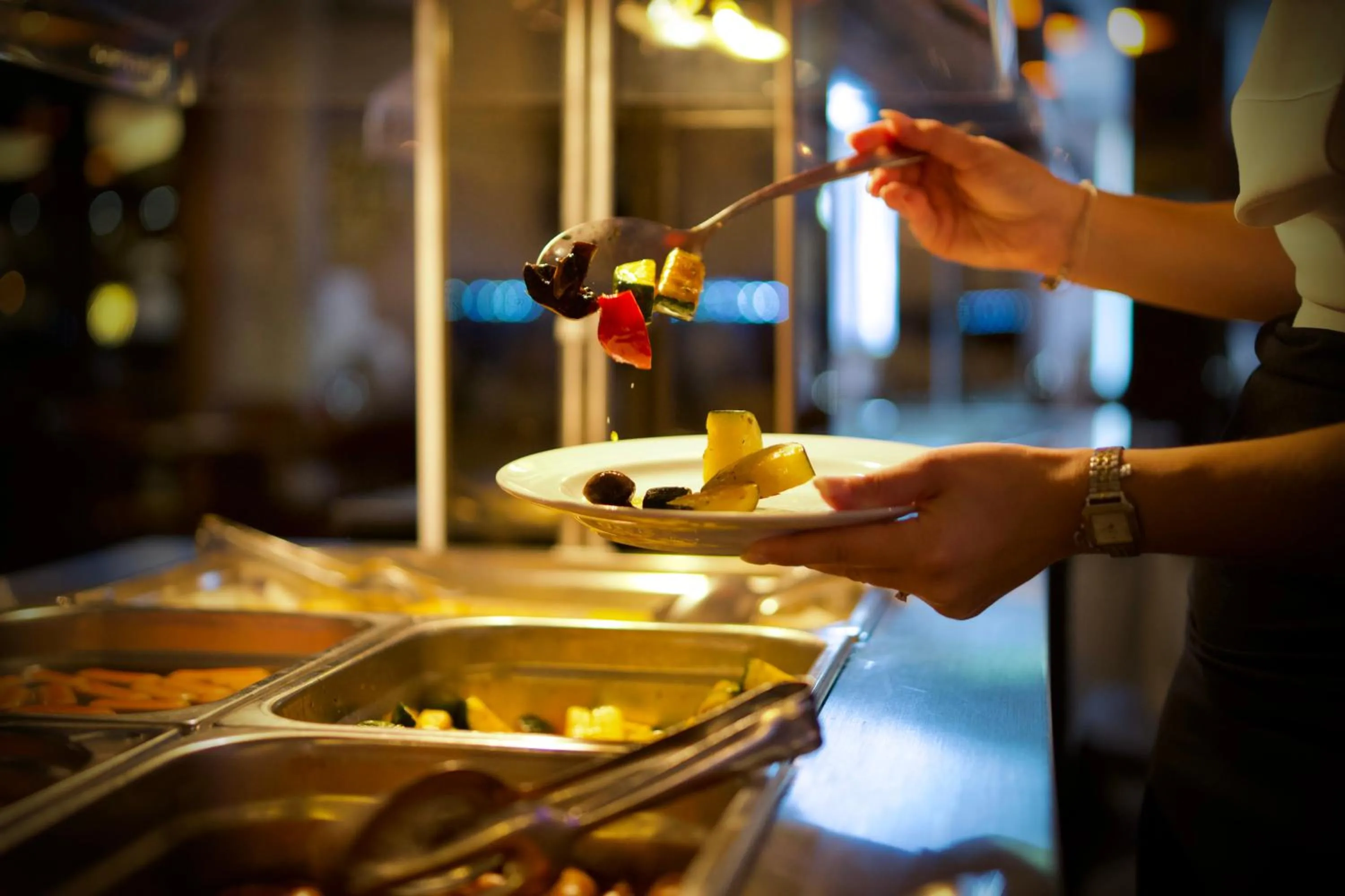 Restaurant/places to eat in Hotel Diplomat