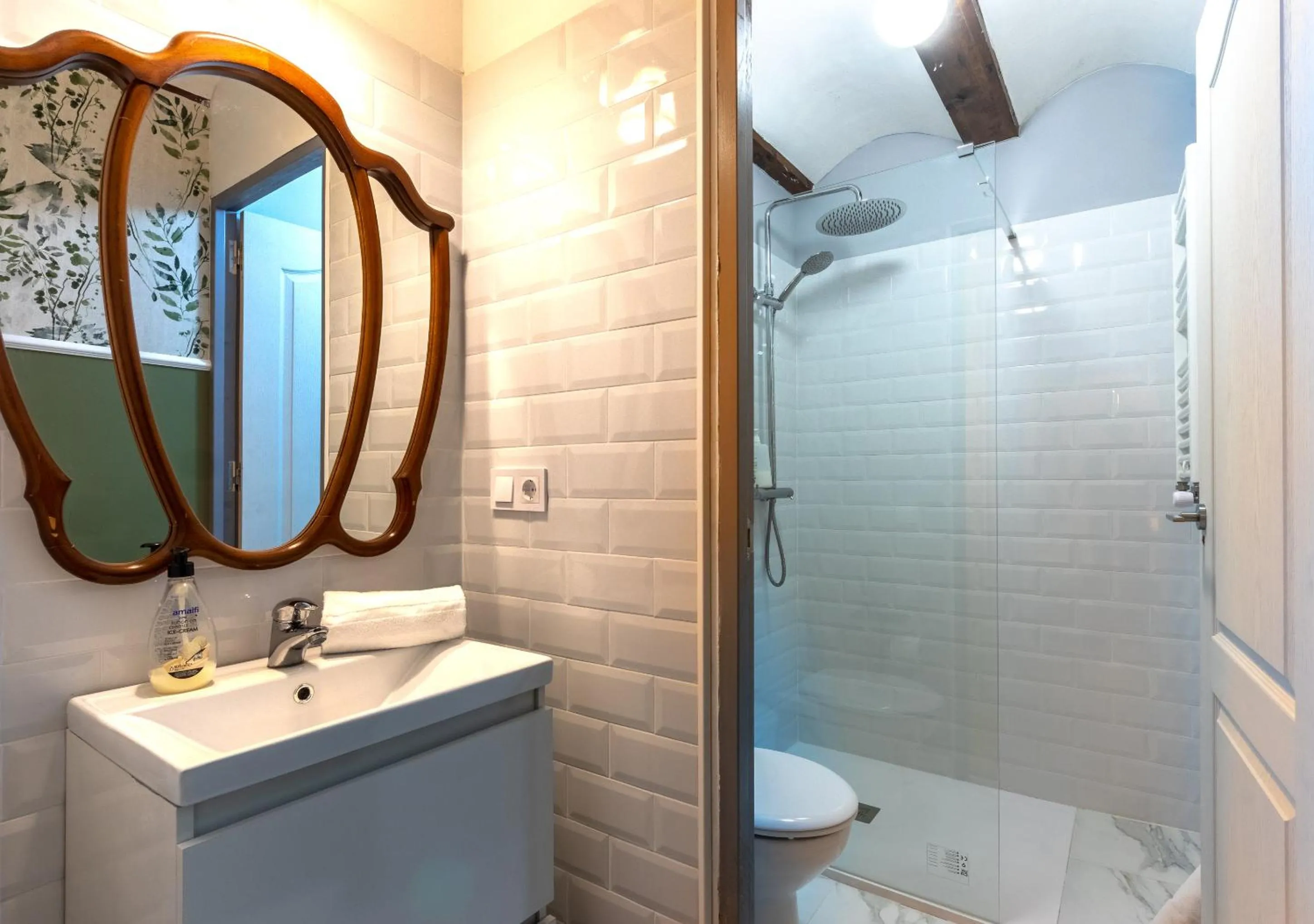 Shower in Peregrinando, pensión con encanto