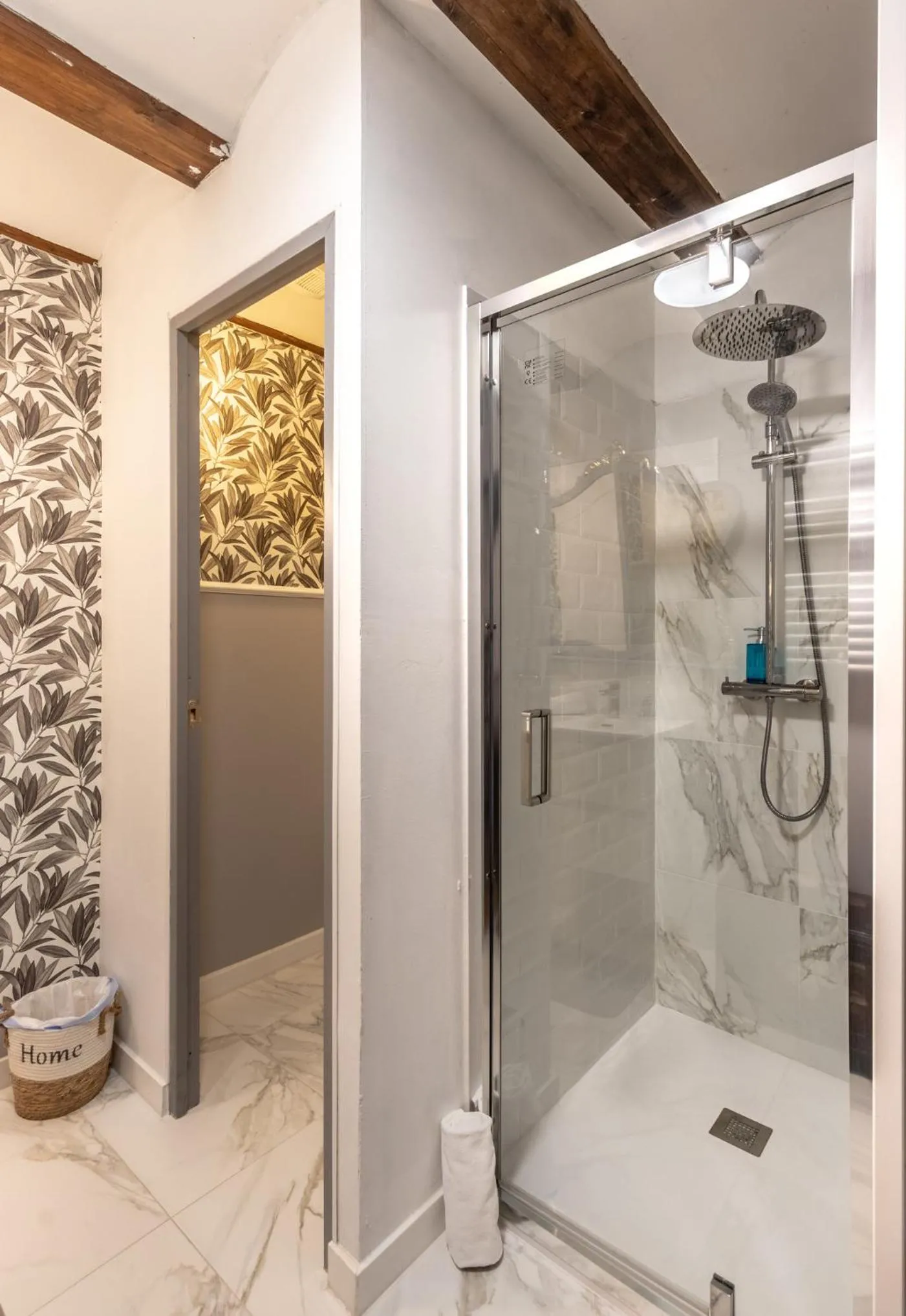 Shower in Peregrinando, pensión con encanto