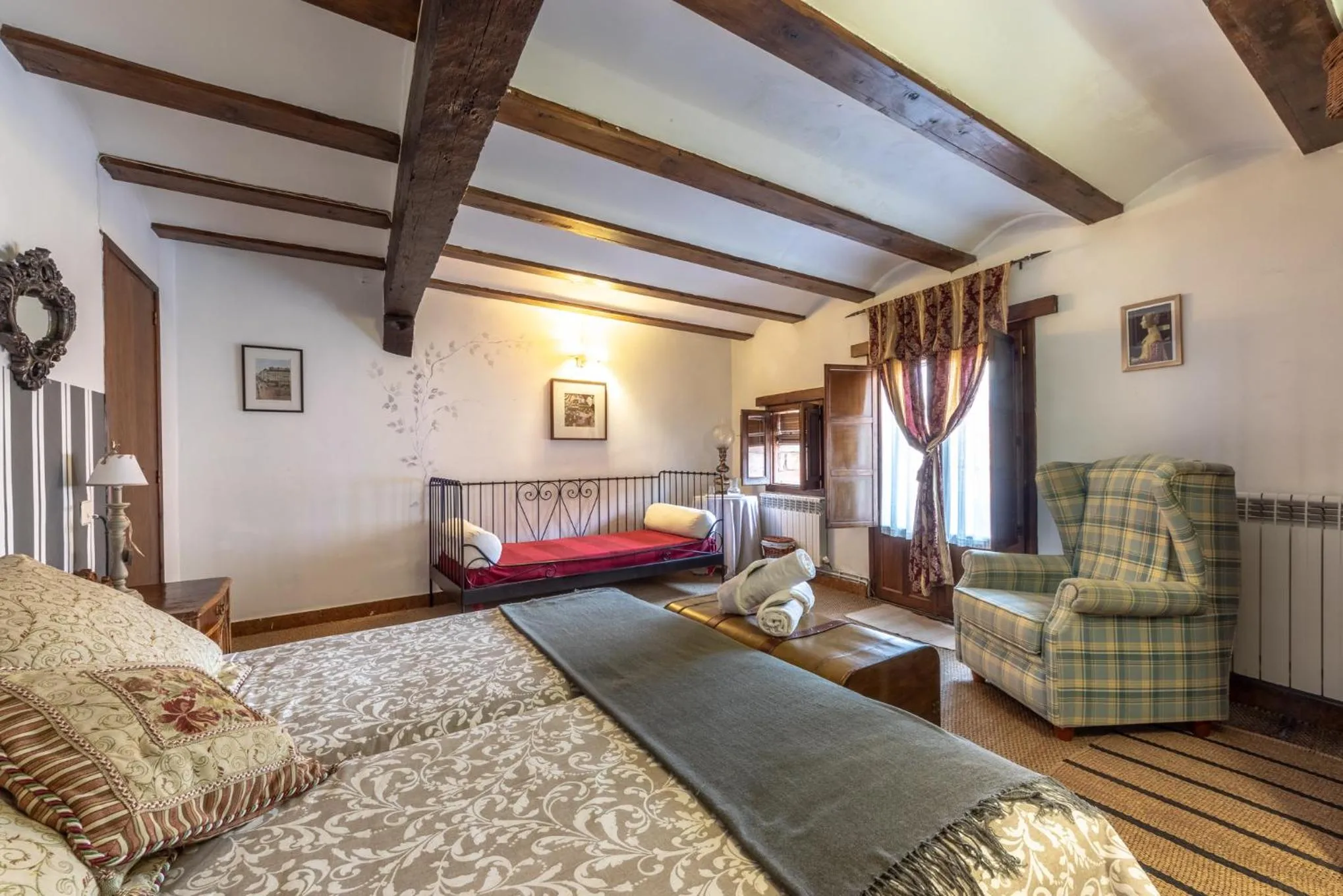Bedroom, Bed in Peregrinando, pensión con encanto