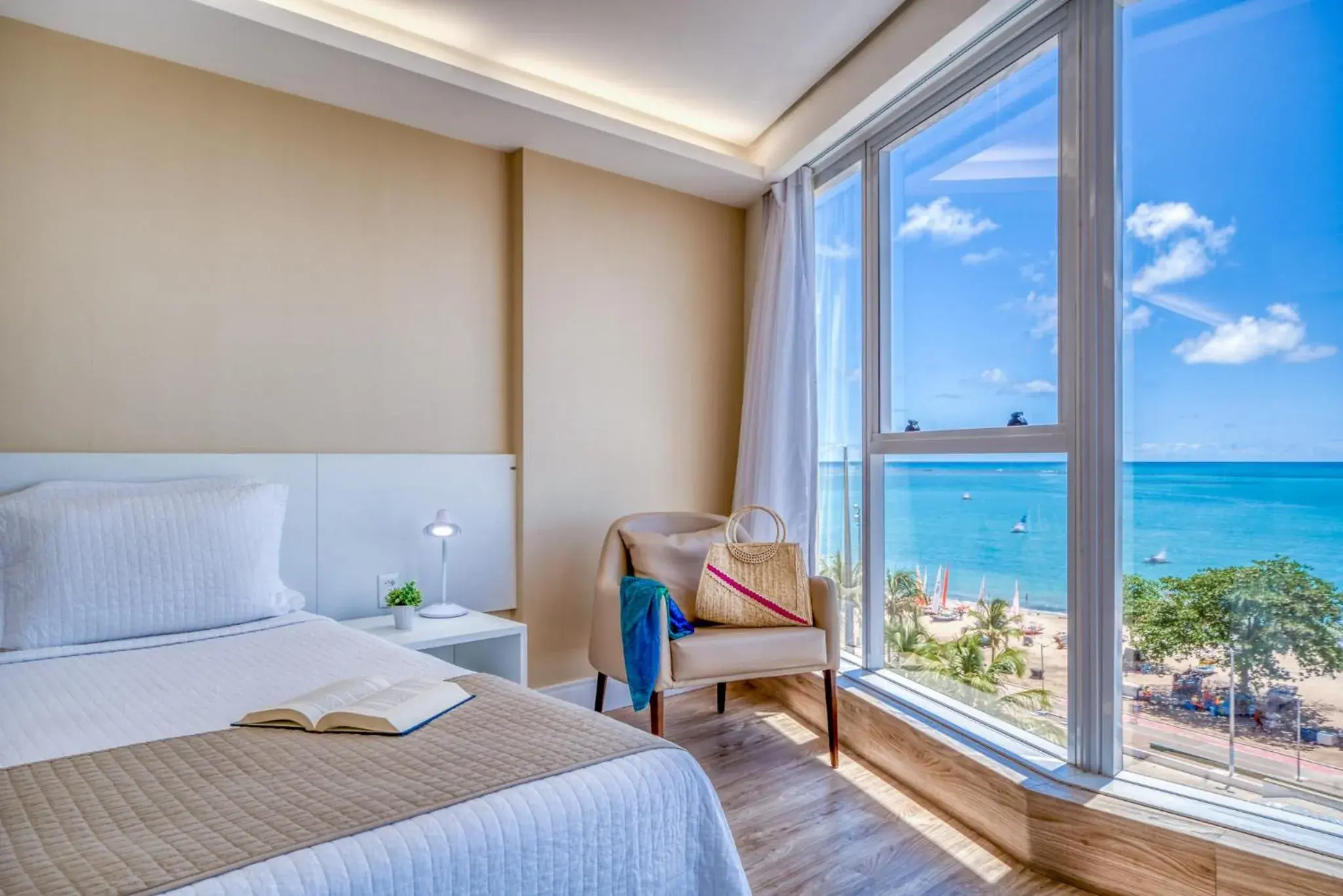 View (from property/room), Bed in Hotel Brisa Suítes Pajuçara View (from property/room), Bed in Hotel Brisa Suítes Pajuçara