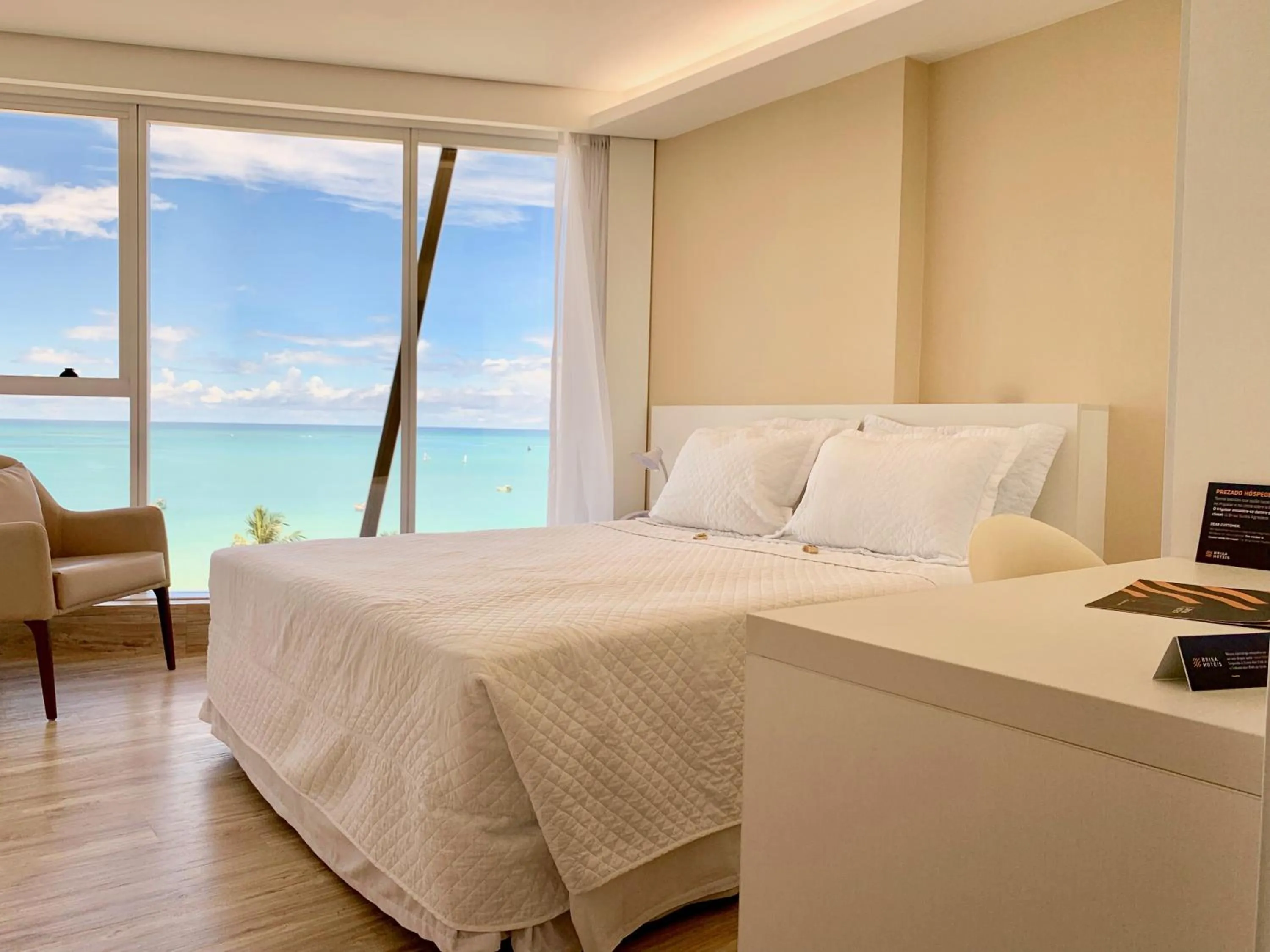 Bedroom, Bed in Hotel Brisa Suítes Pajuçara