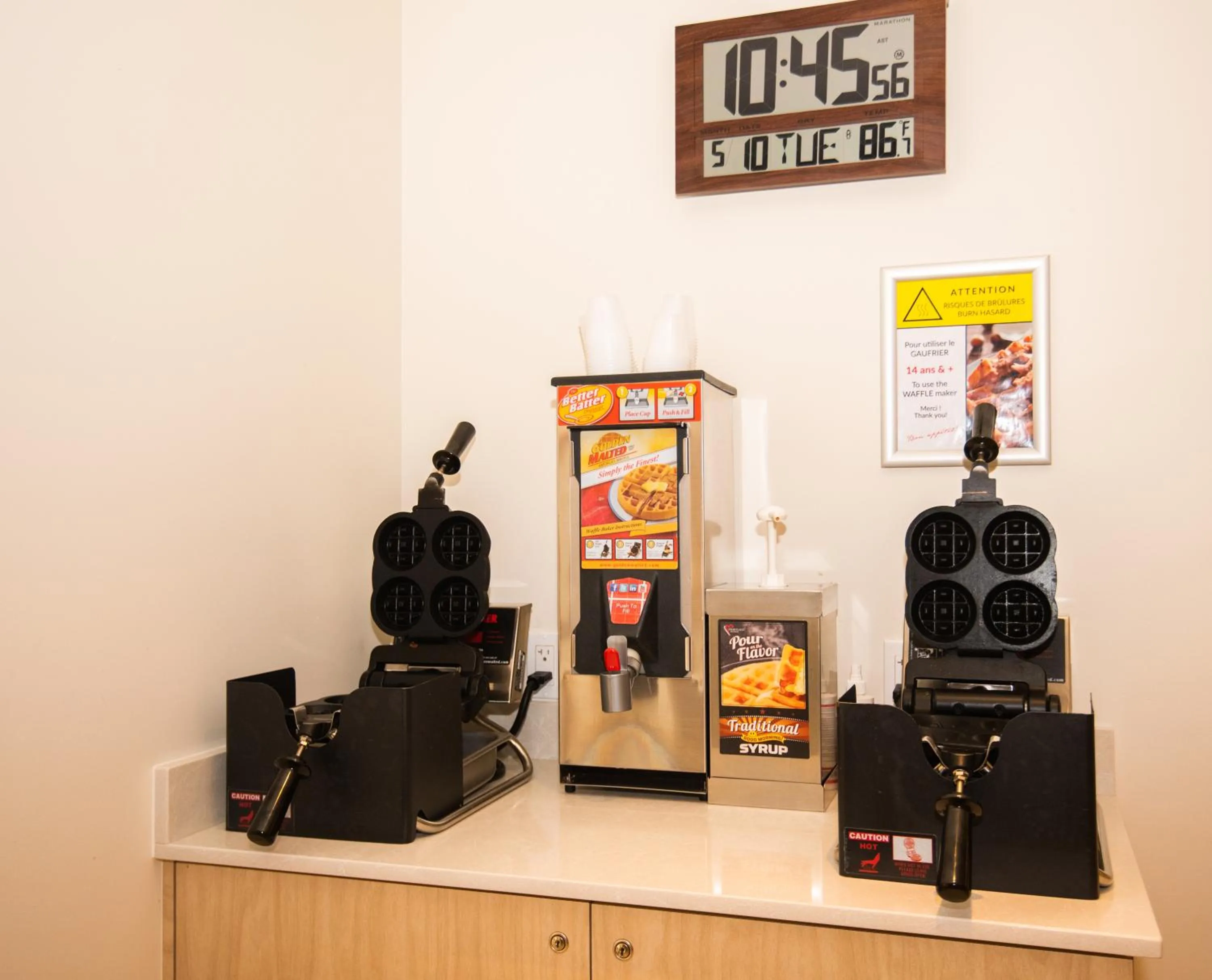 Breakfast in Hotel Brossard