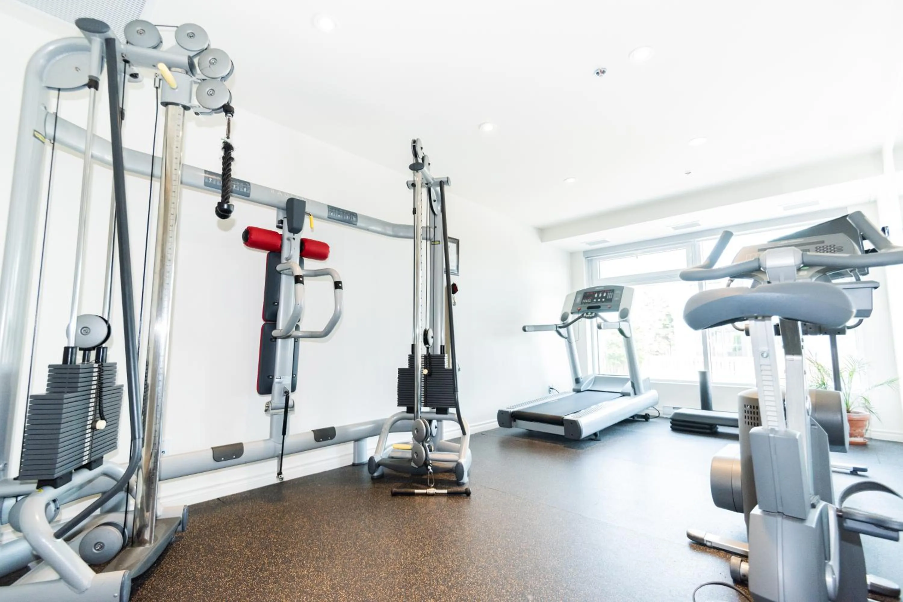 Fitness centre/facilities in Hotel Brossard