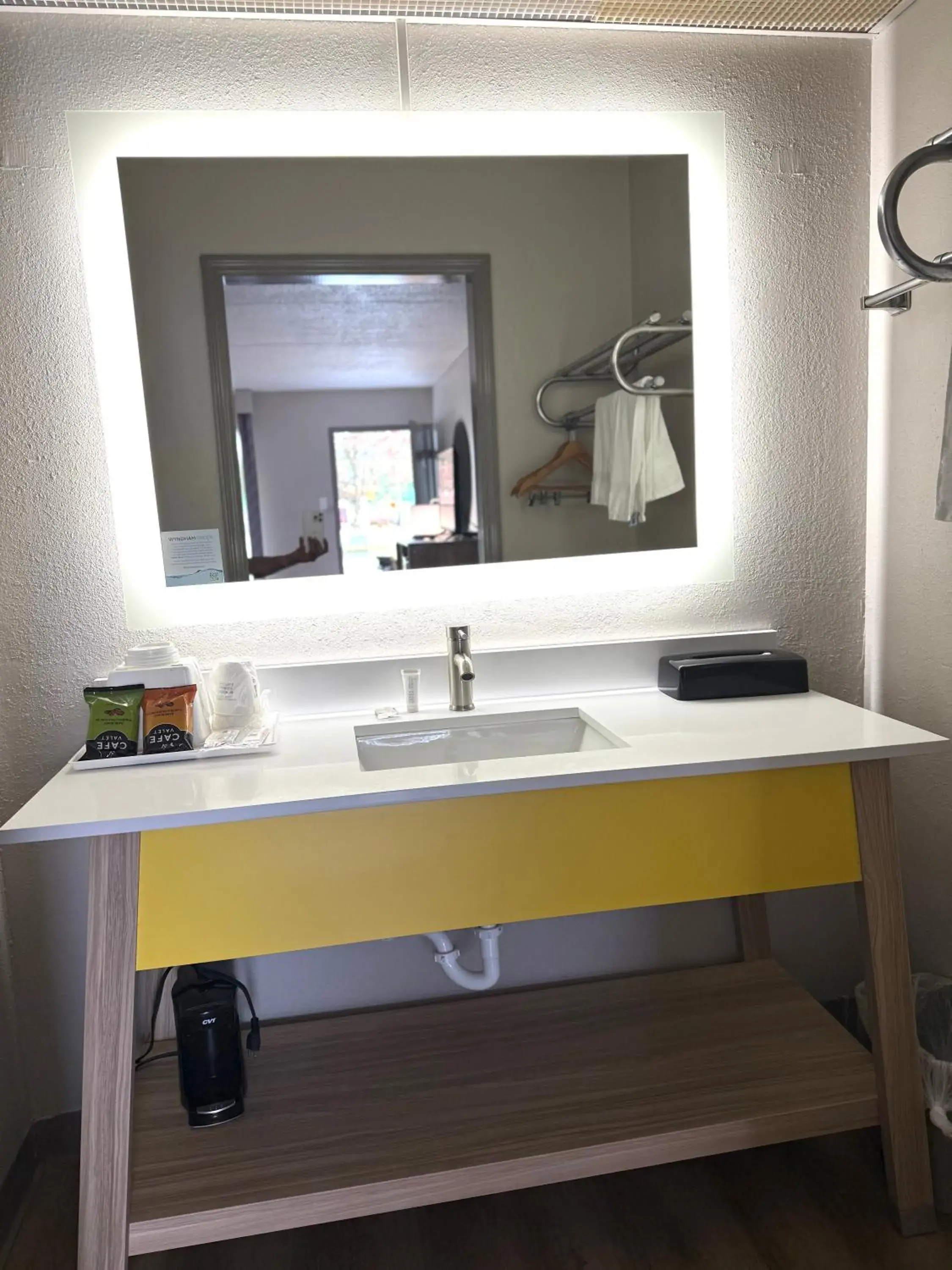 King Room - Non-Smoking in Days Inn by Wyndham Harriman King Room - Non-Smoking in Days Inn by Wyndham Harriman