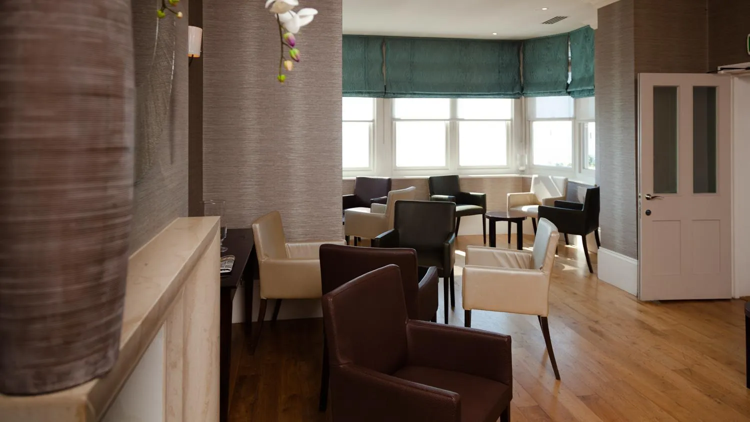 Restaurant/places to eat in The Hambrough