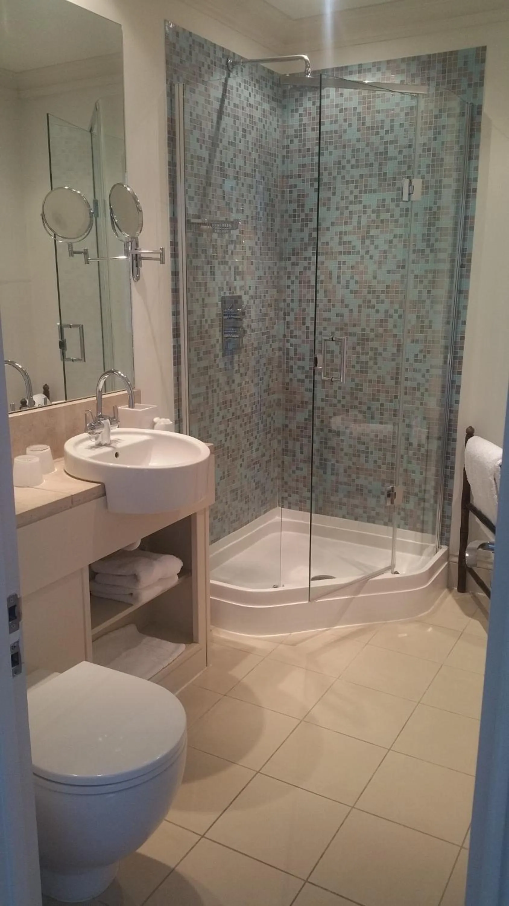 Shower in The Hambrough