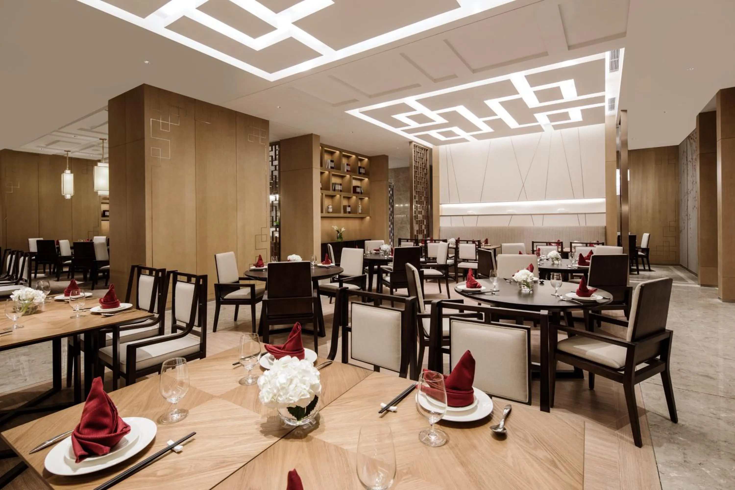 Restaurant/places to eat in Holiday Inn Nanjing Harbour by IHG