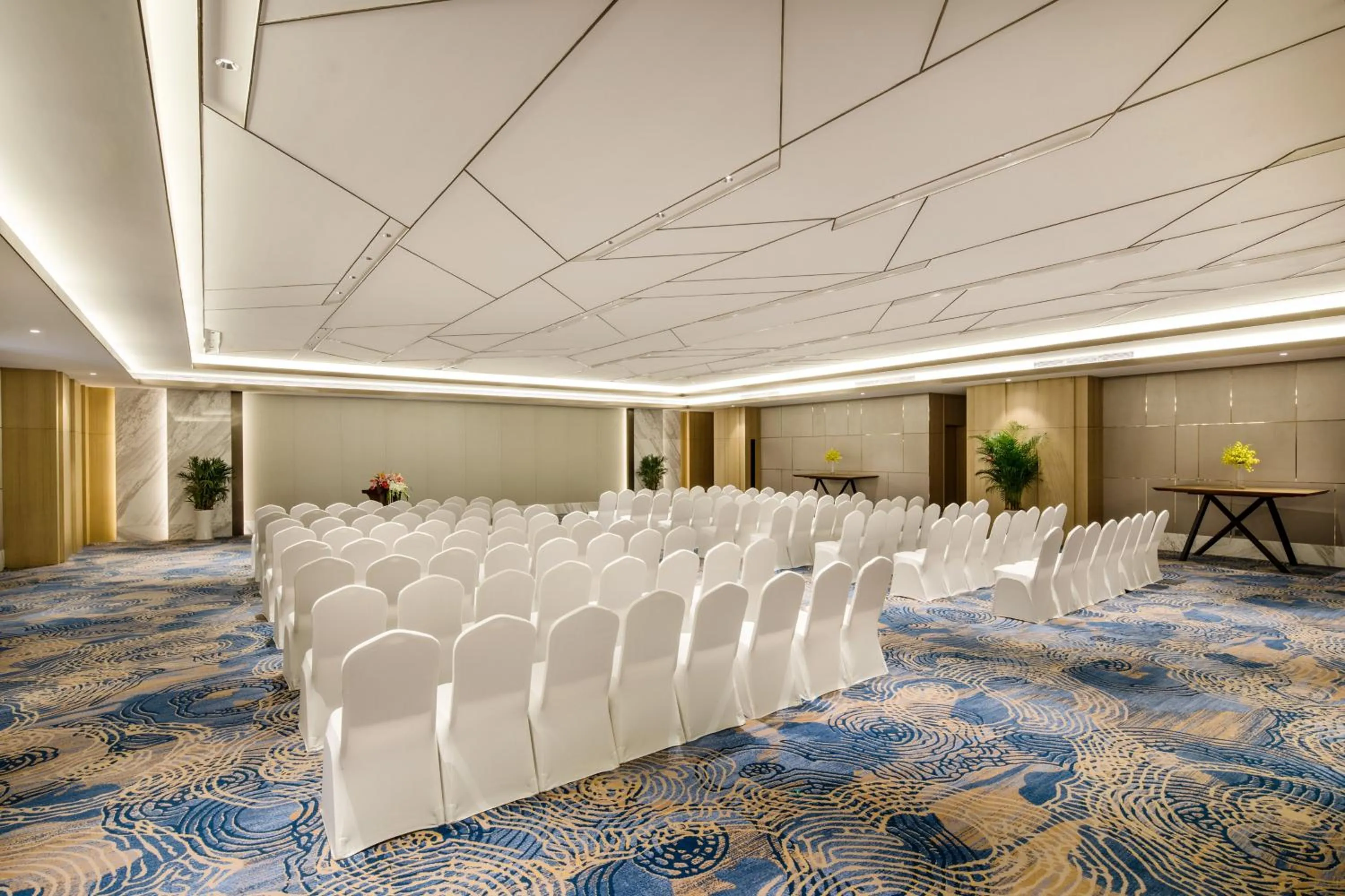 Meeting/conference room in Holiday Inn Nanjing Harbour by IHG