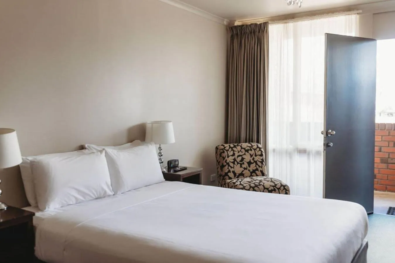 Bedroom, Bed in Echuca Nirebo Motel