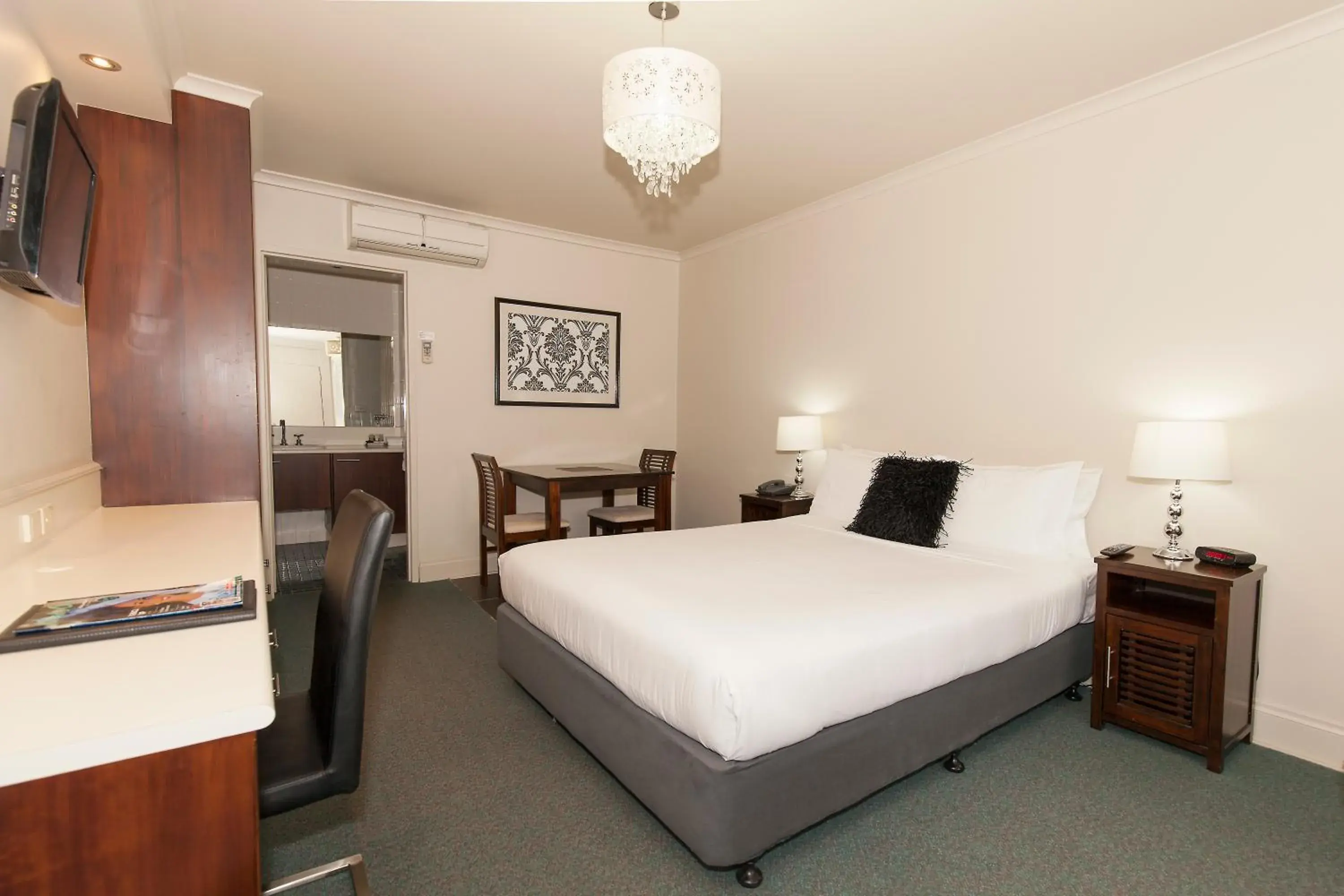 Deluxe Double Room with Bath in Echuca Nirebo Motel Deluxe Double Room with Bath in Echuca Nirebo Motel