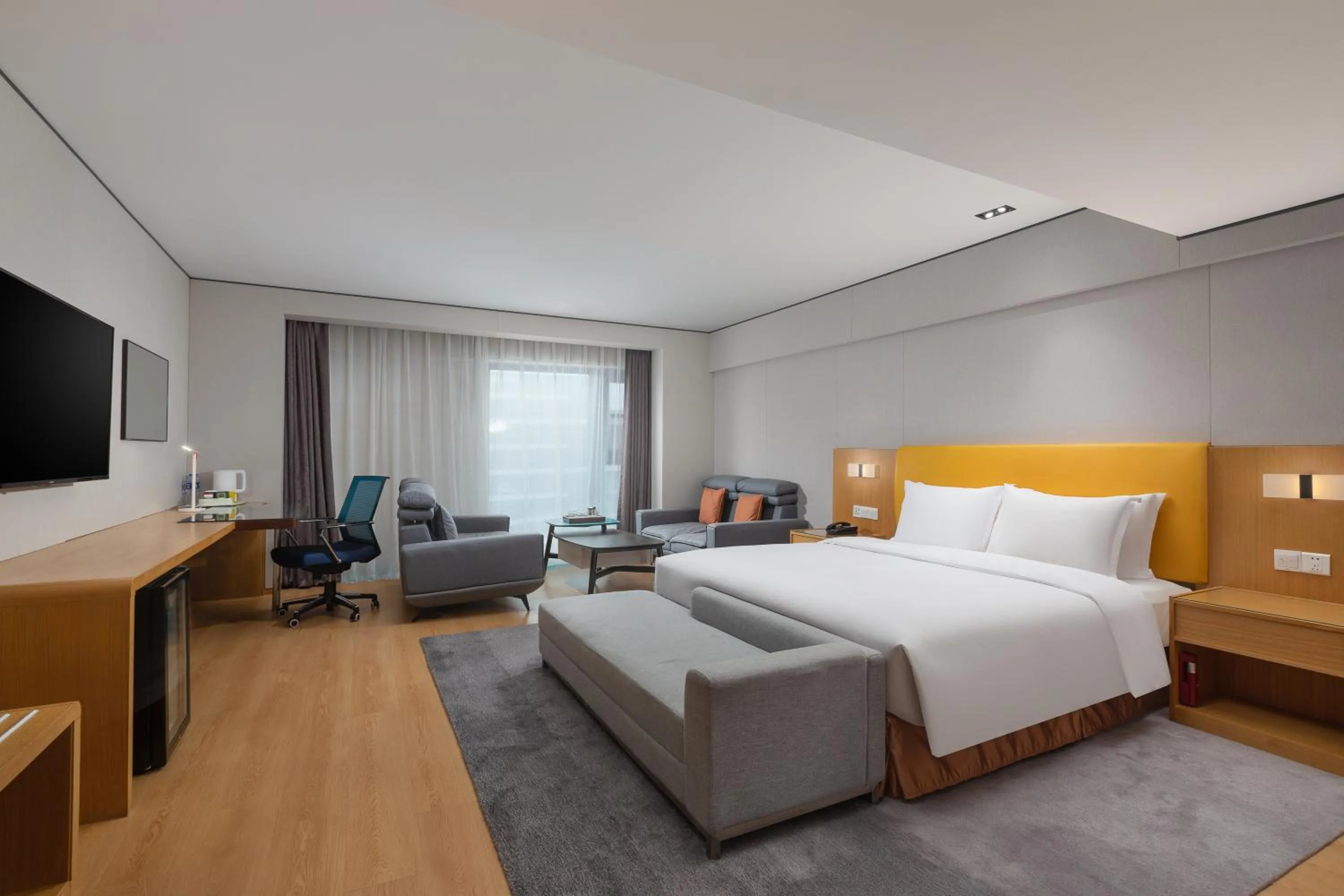 Photo of the whole room, Bed in Holiday Inn Express Xi'an Qujiang South by IHG