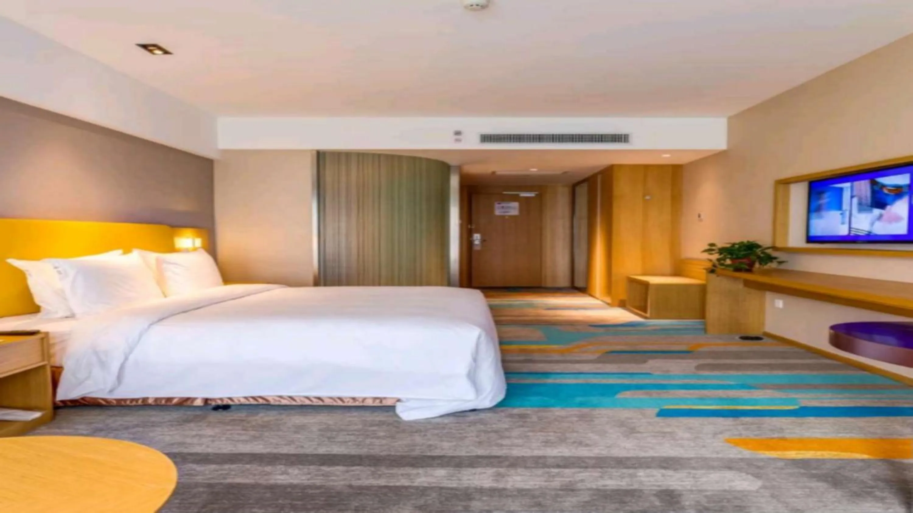 Photo of the whole room, Bed in Holiday Inn Express Xi'an Qujiang South by IHG