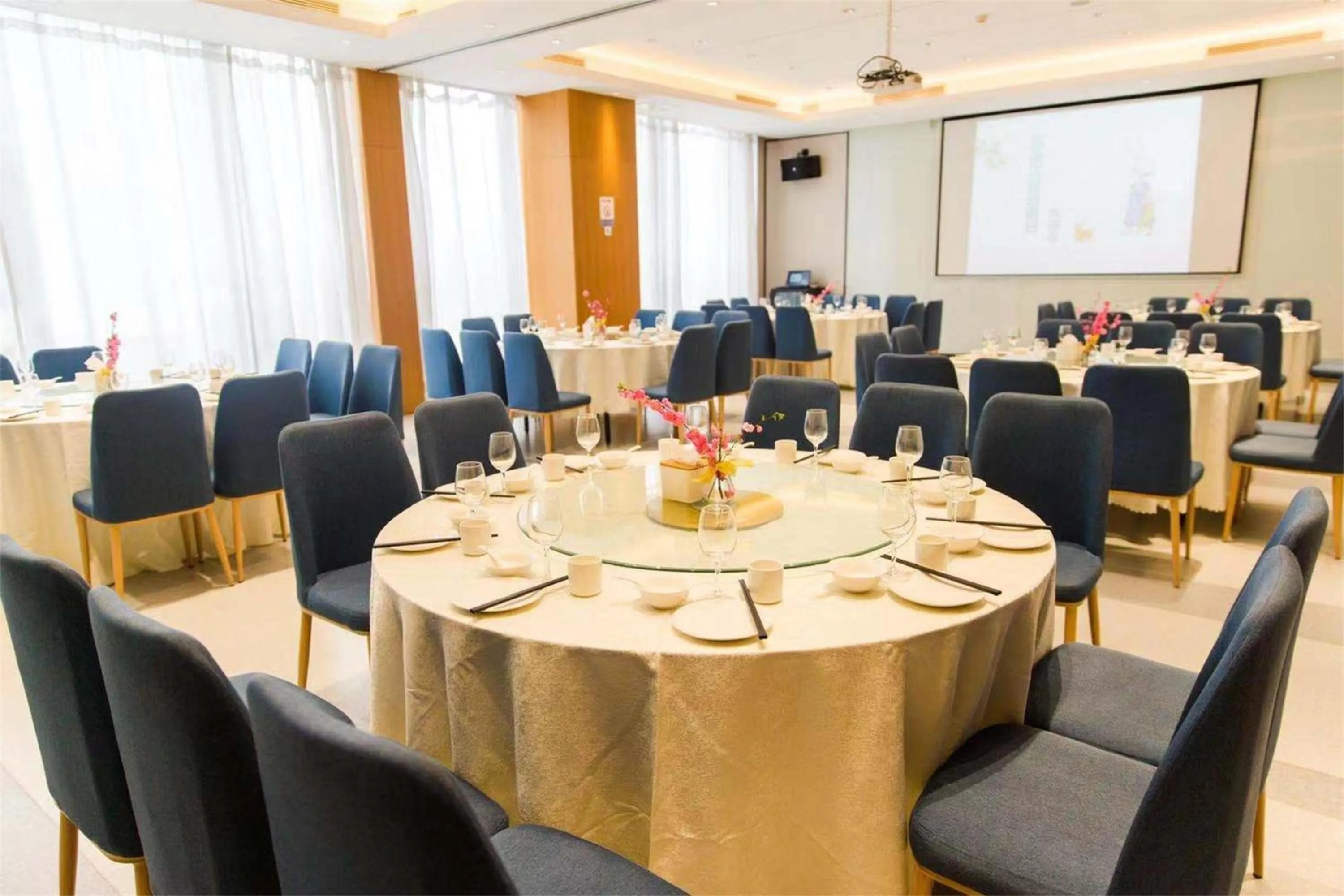 Banquet/Function facilities in Holiday Inn Express Xi'an Qujiang South by IHG