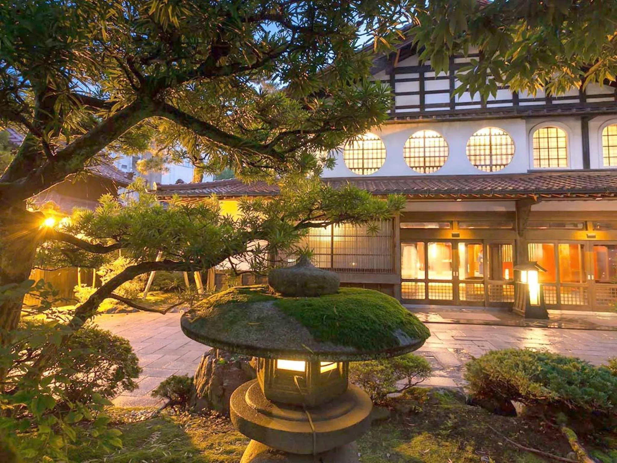 Property building in Hoshi