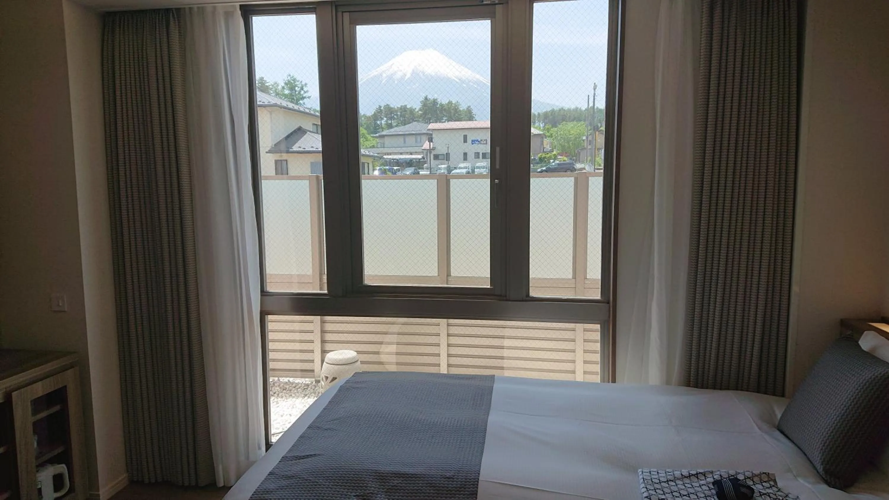 View (from property/room), Bed in West Inn Fuji-Yoshida