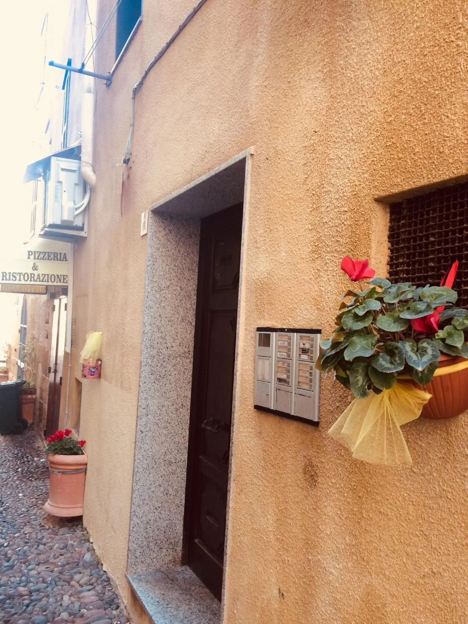 Property building in Casa Alba Chiara