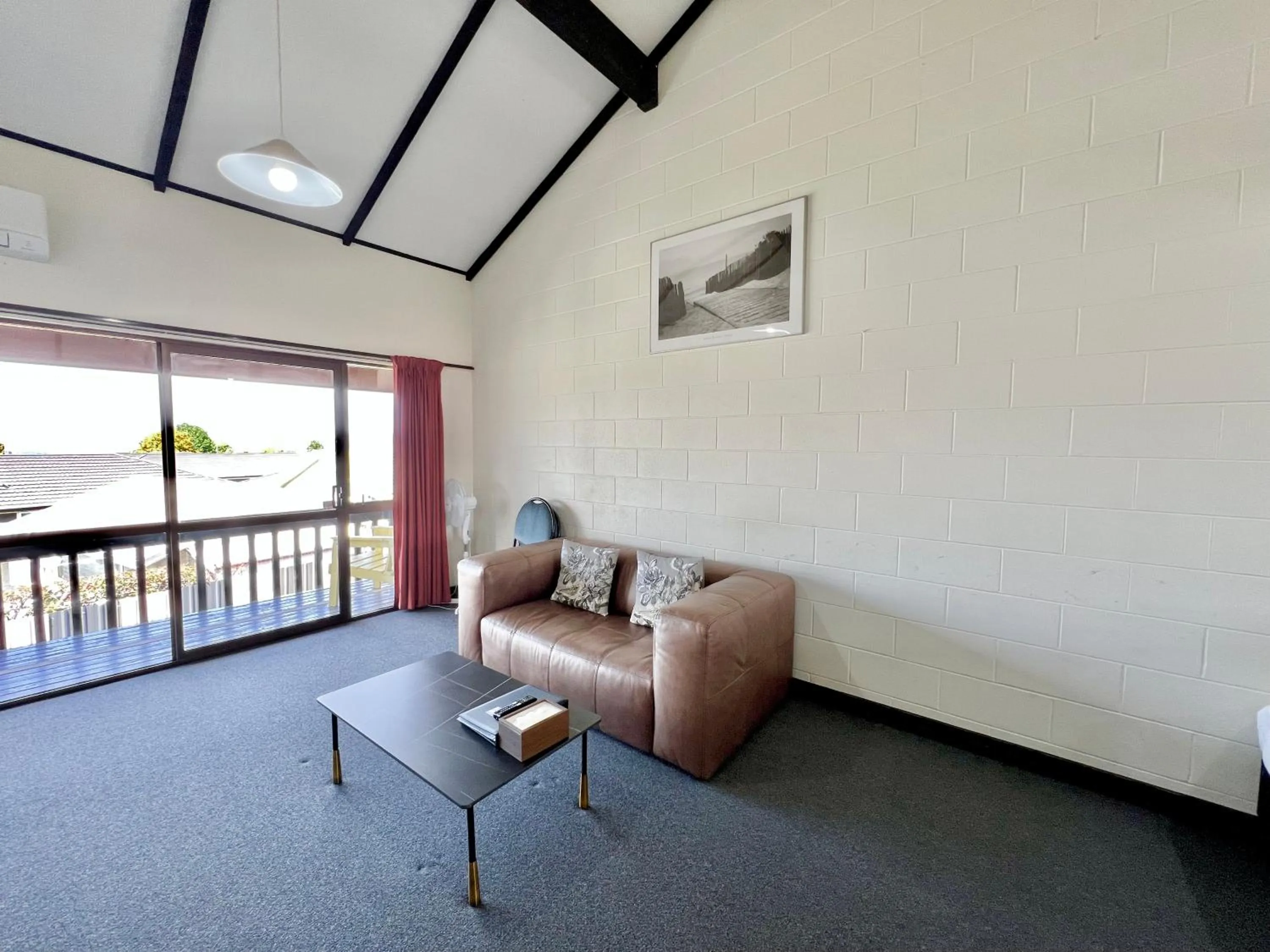 Seating area in Mountain View Motel