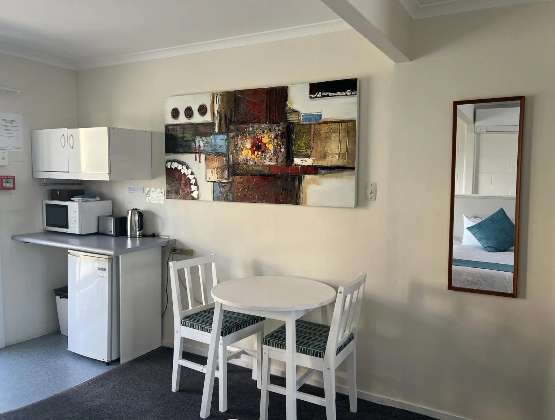 Dining area in Mountain View Motel