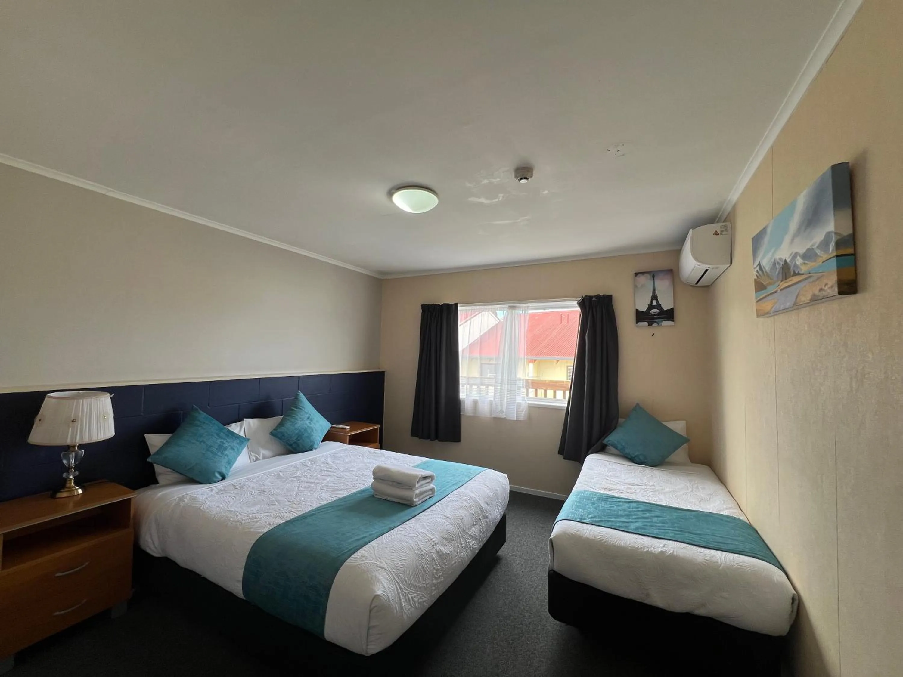 Bedroom, Bed in Mountain View Motel