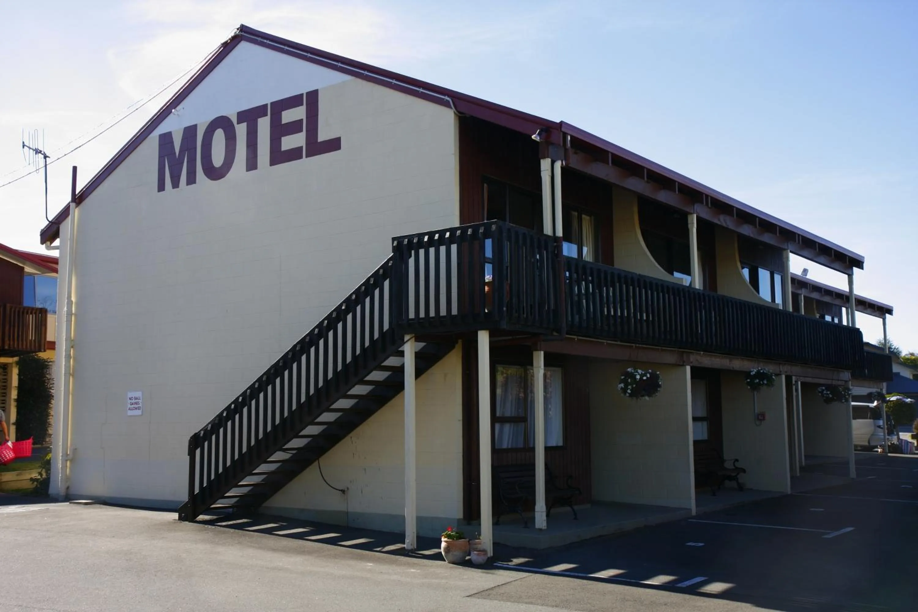 Property building in Mountain View Motel