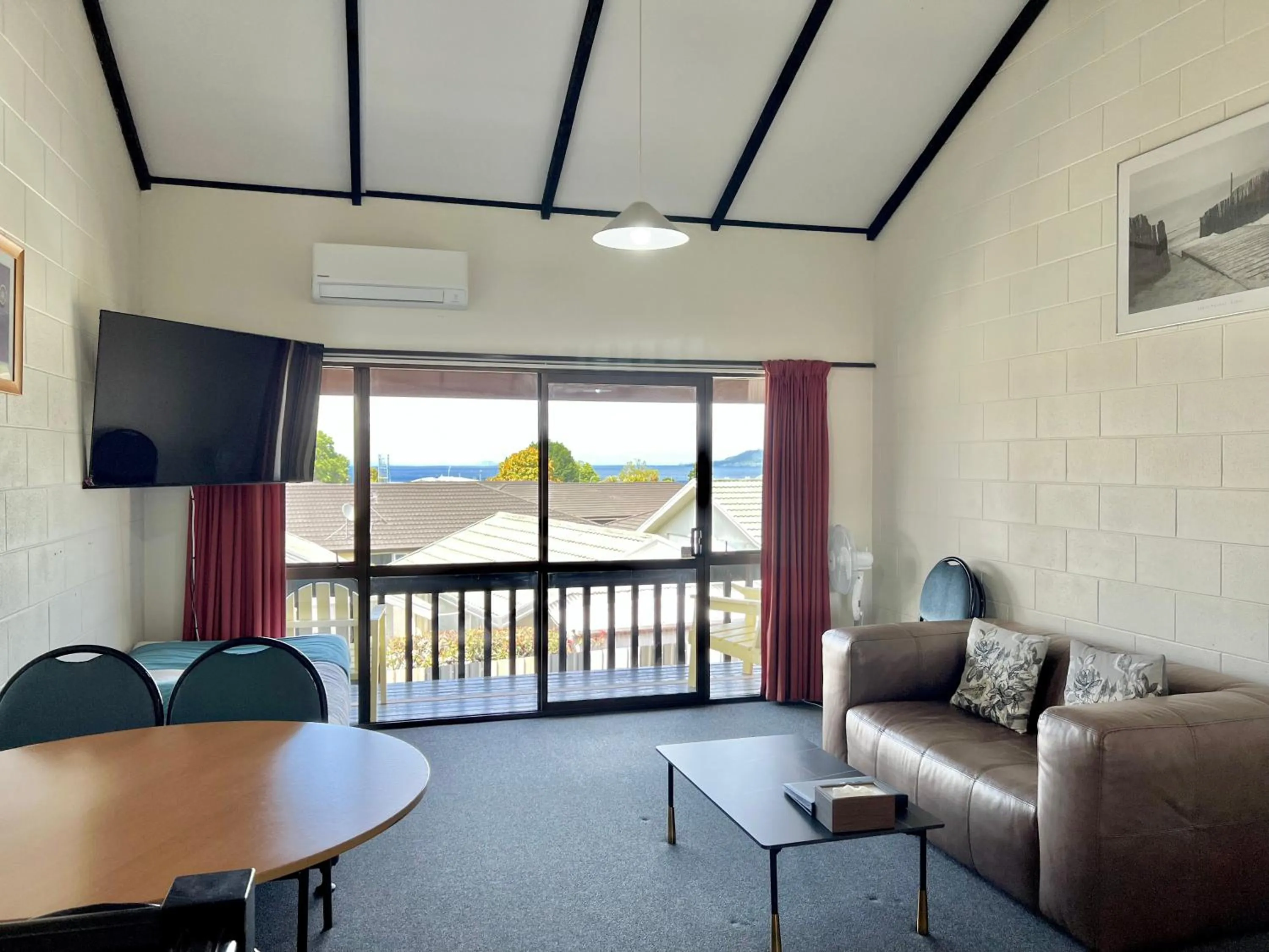 Seating area in Mountain View Motel