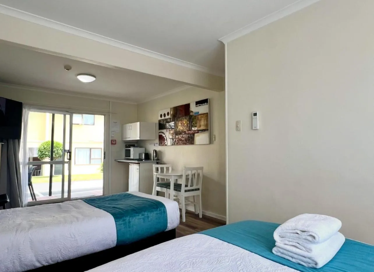 Bedroom, Bed in Mountain View Motel