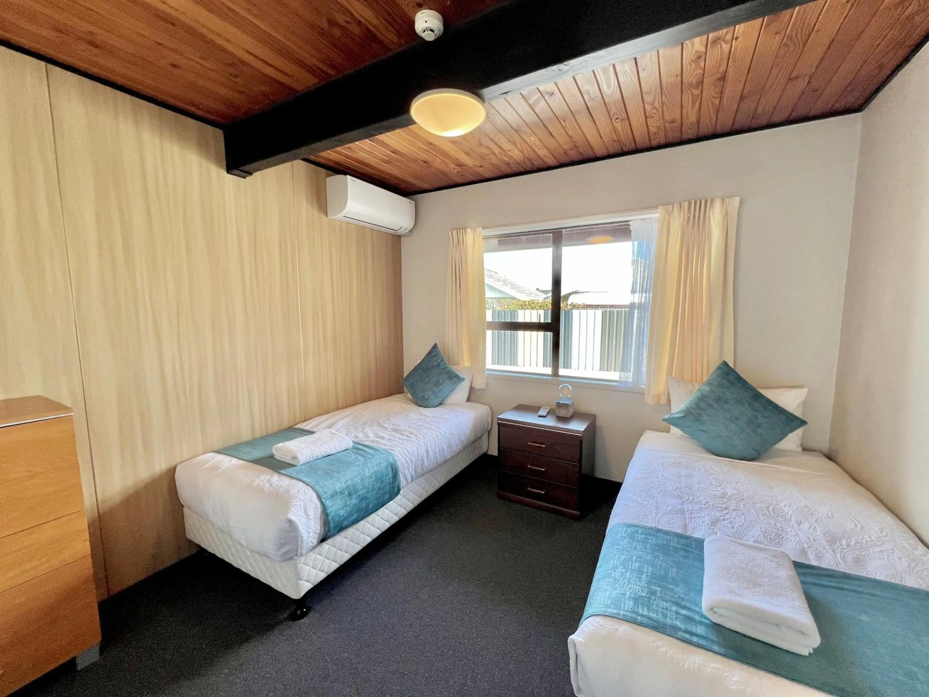 Bedroom, Bed in Mountain View Motel