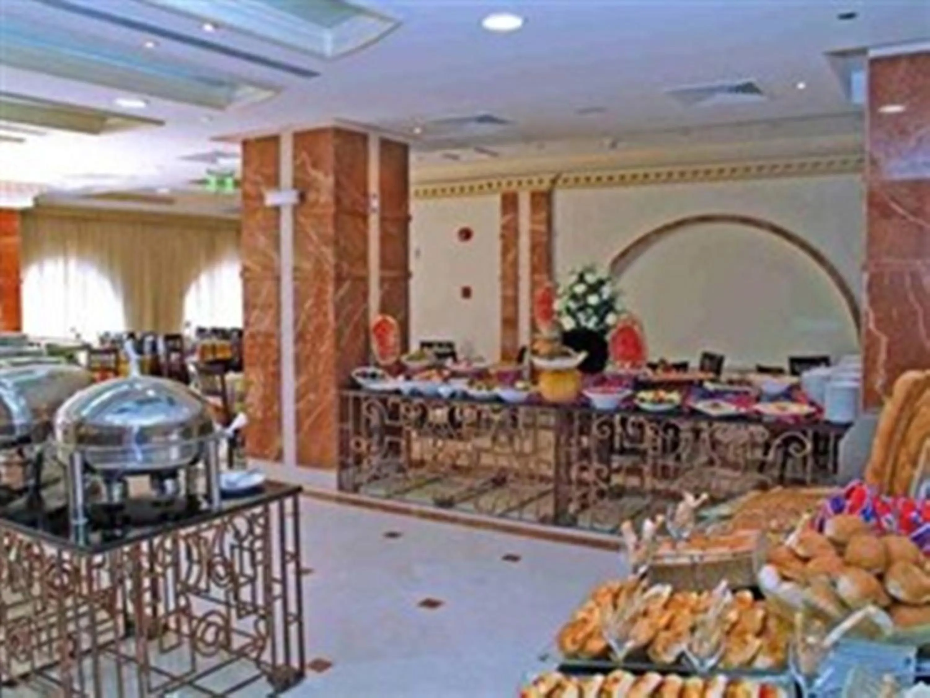 Restaurant/places to eat in Durrat Al Eiman Hotel