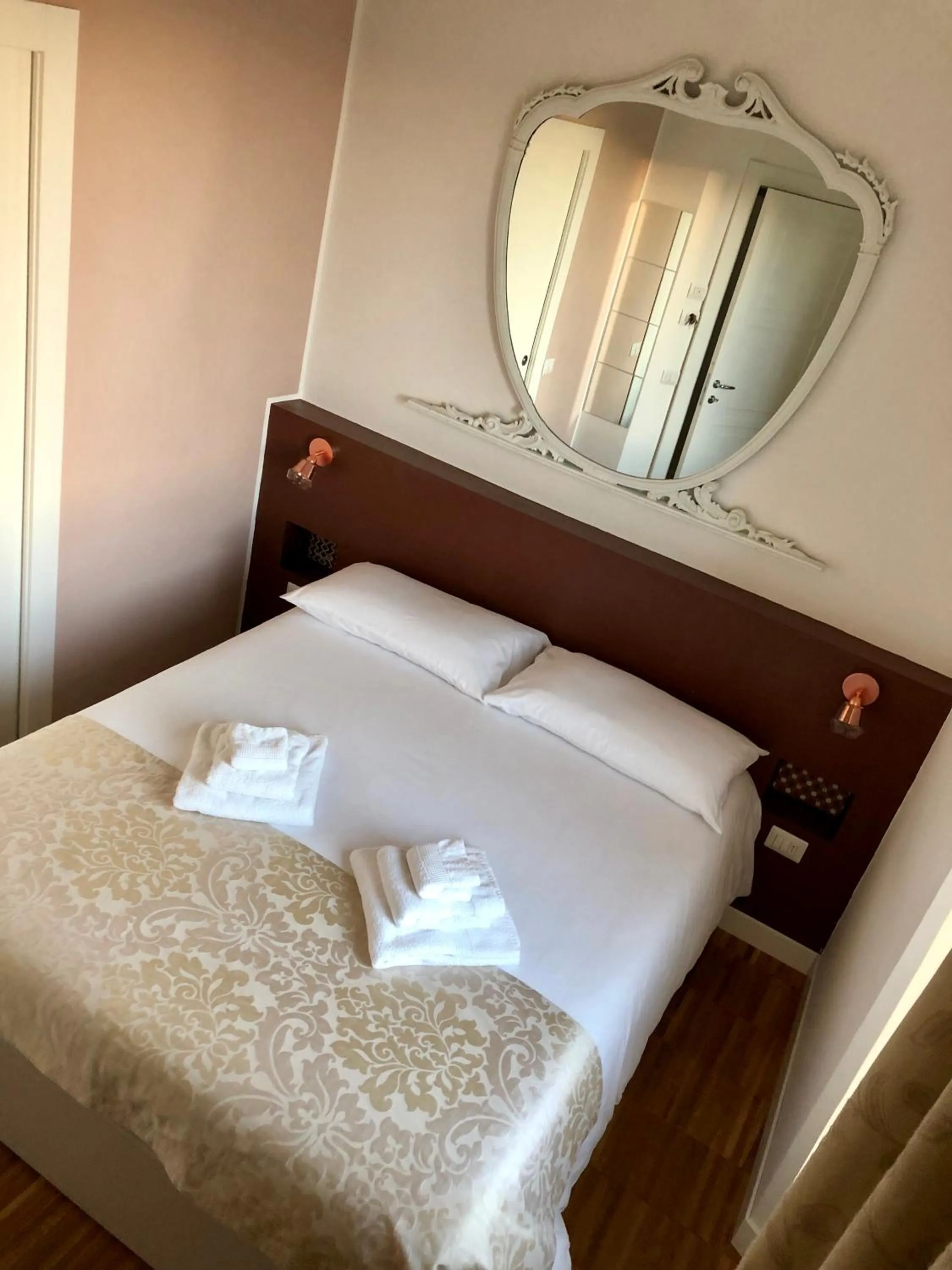 Photo of the whole room, Bed in B&B Dimor'à