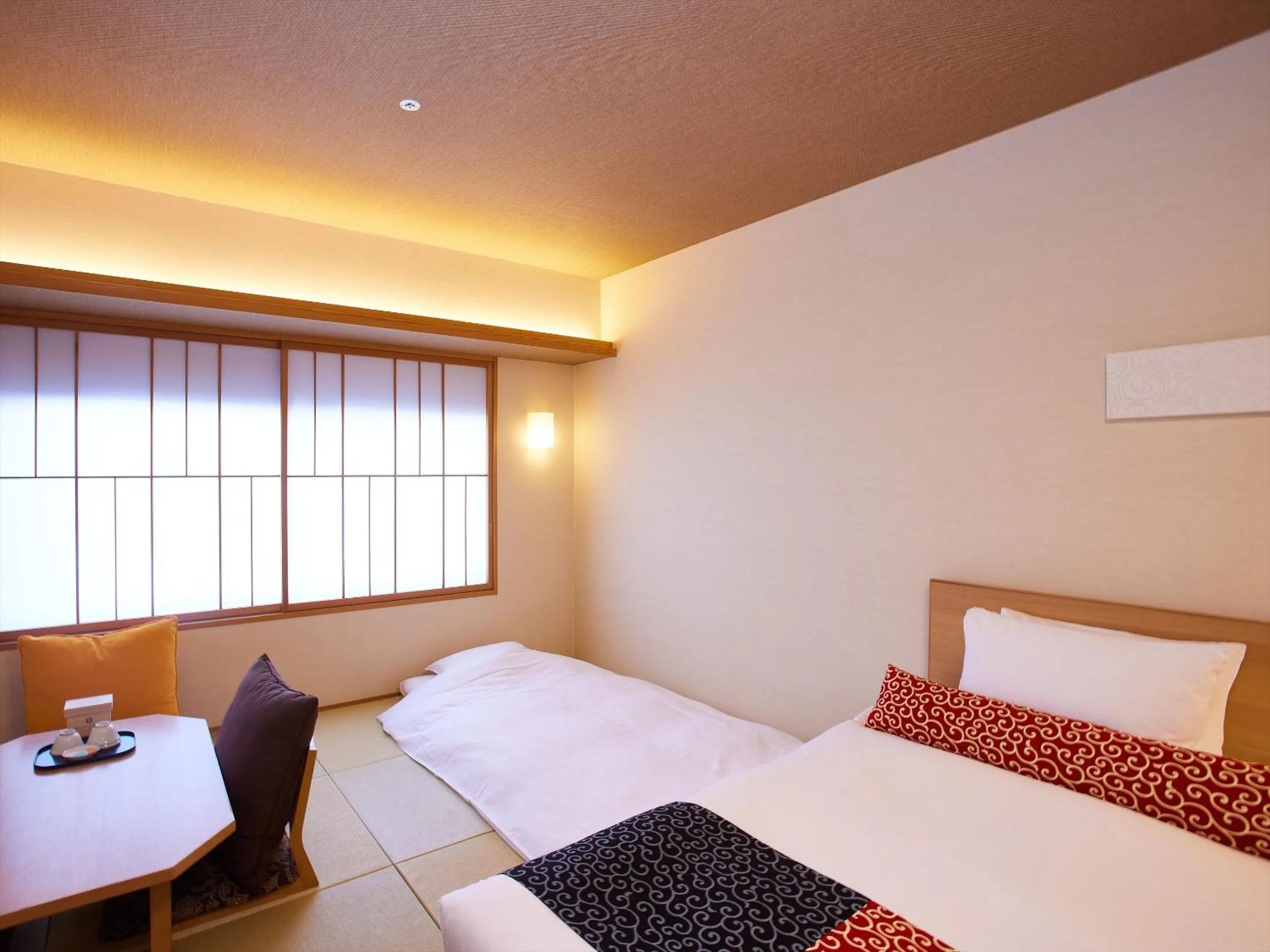 Photo of the whole room, Bed in Kyoto Hot Spring Hatoya Zuihokaku Hotel